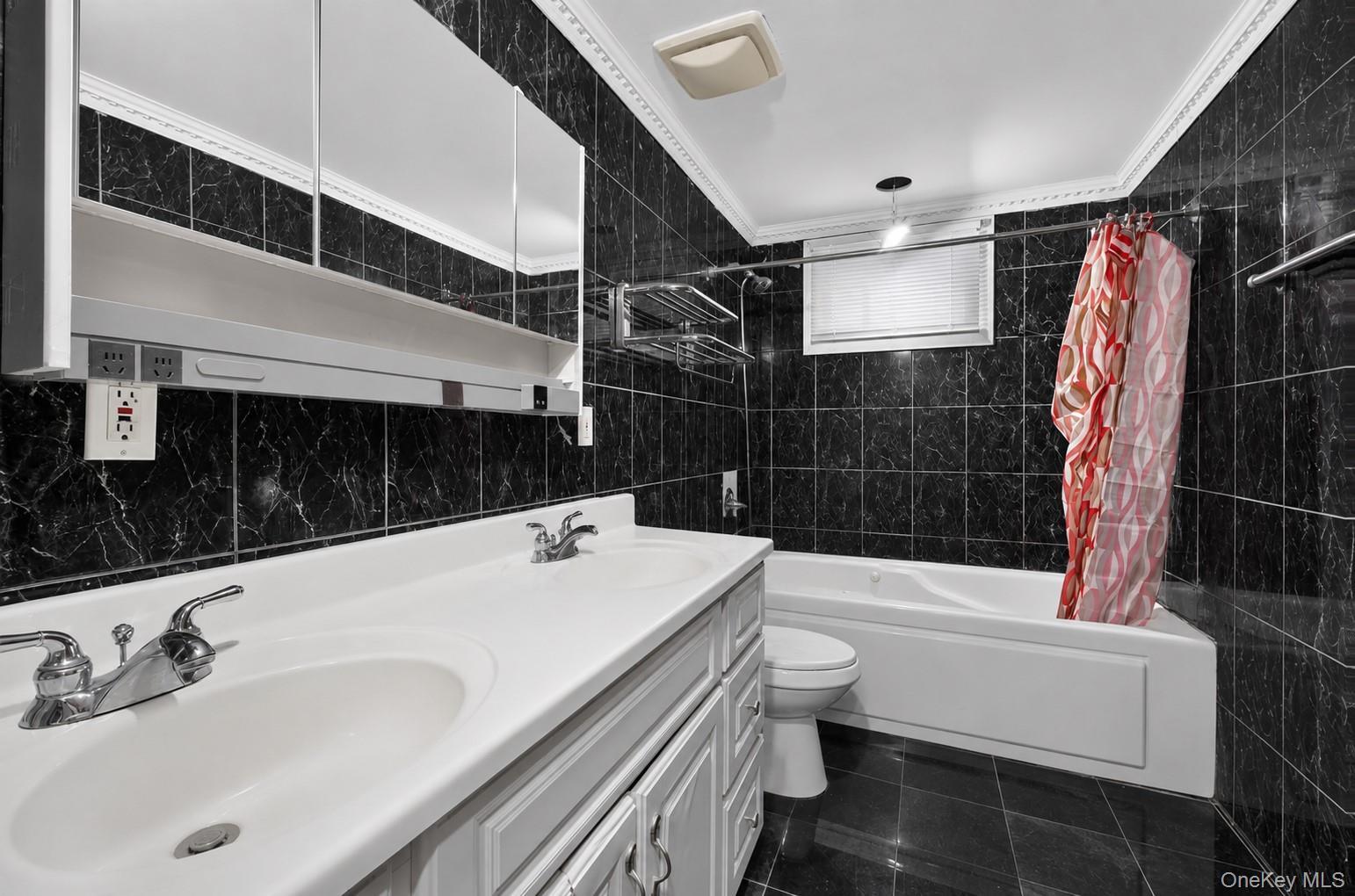Single Family 161st Street  Queens, NY 11358, MLS-1037573-31