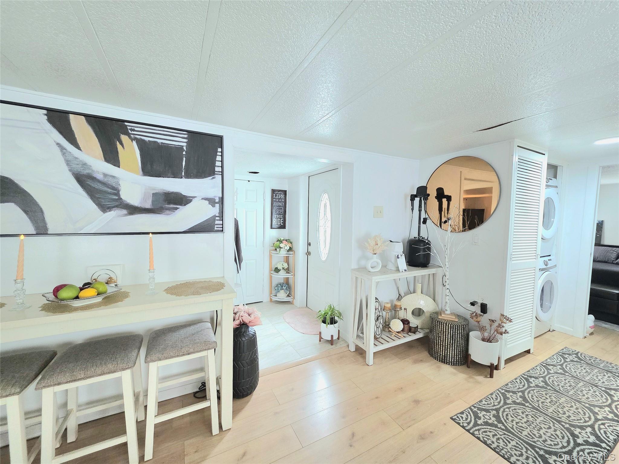 Single Family Riverleigh Avenue Suffolk County, NY 11901, MLS-1037579-6