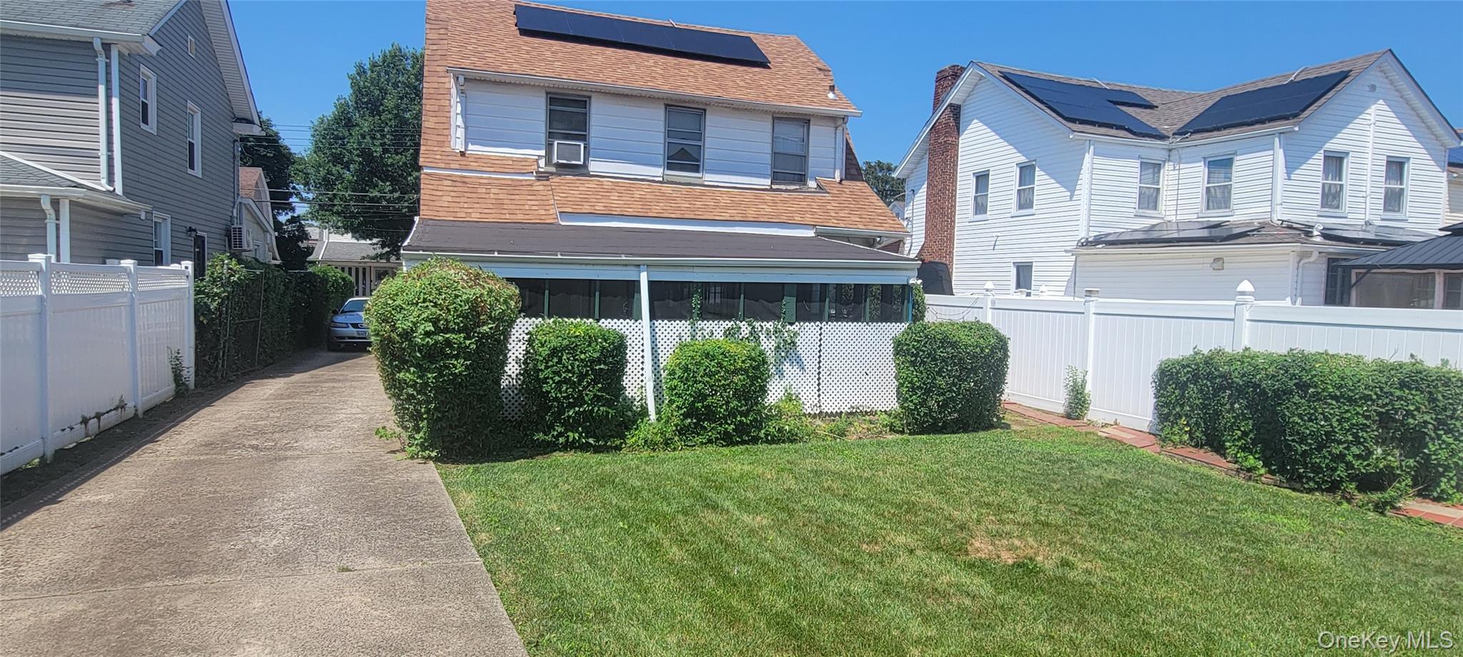 Single Family 220th Street  Queens, NY 11429, MLS-1037599-10