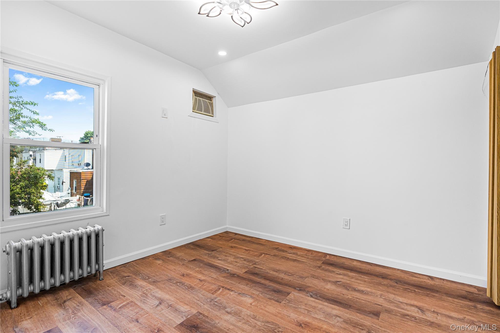 Single Family 97th Avenue Queens, NY 11416, MLS-1037605-10
