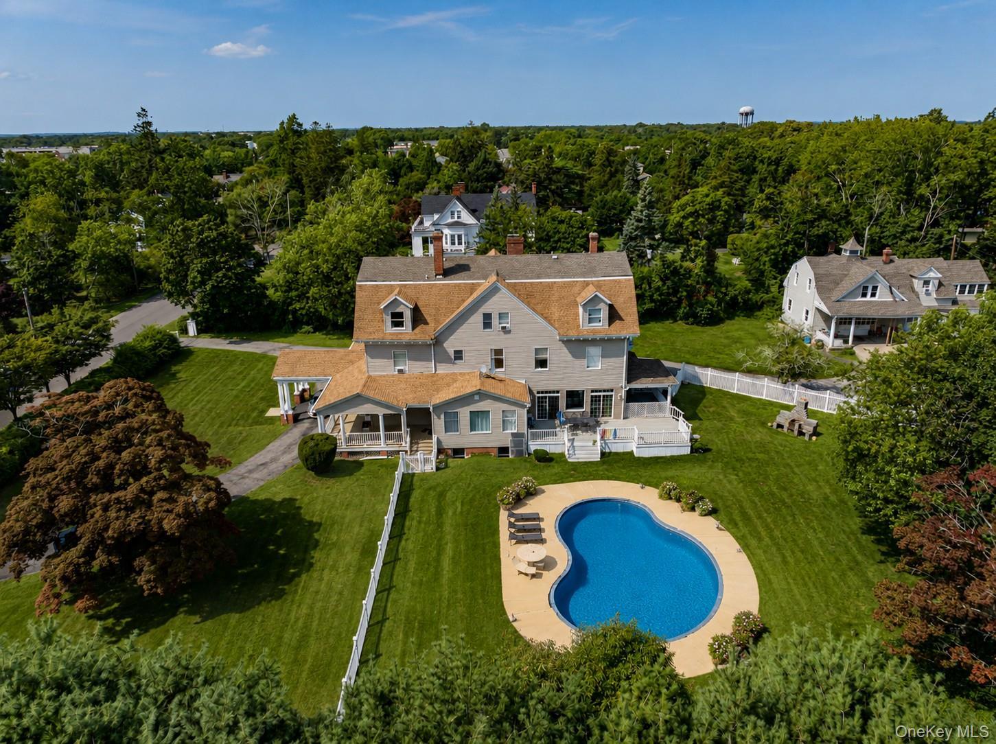 Single Family S Penataquit Avenue Suffolk County, NY 11706, MLS-1037620-12