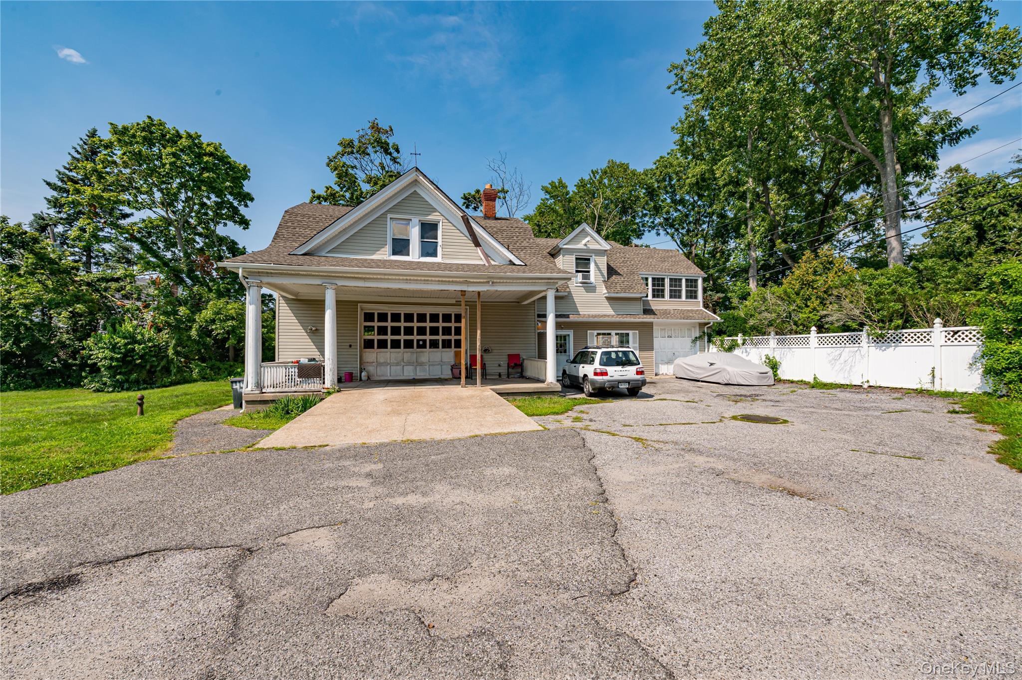 Single Family S Penataquit Avenue Suffolk County, NY 11706, MLS-1037620-14