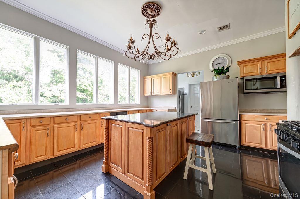 Single Family S Penataquit Avenue Suffolk County, NY 11706, MLS-1037620-21