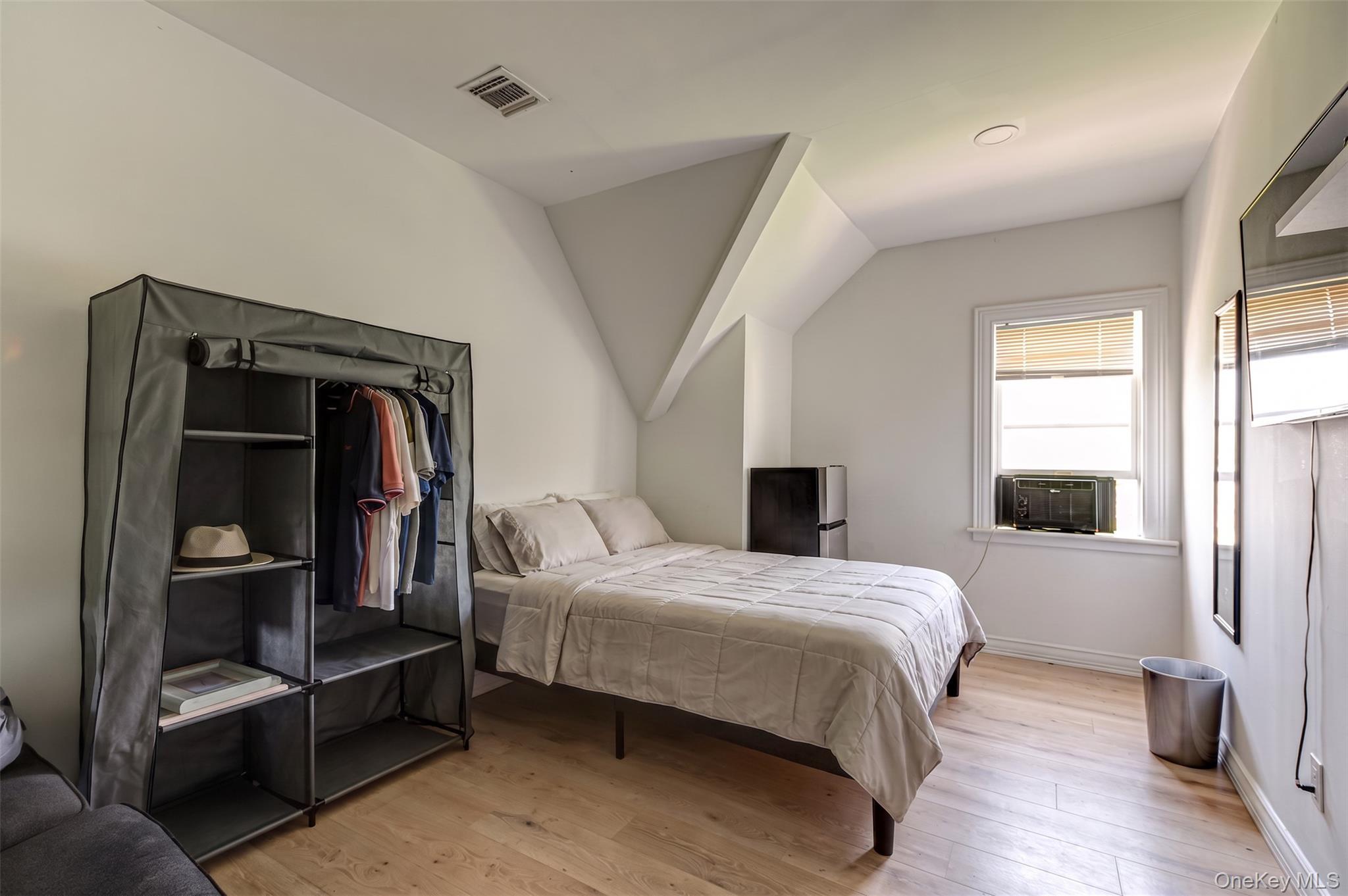 Single Family S Penataquit Avenue Suffolk County, NY 11706, MLS-1037620-27