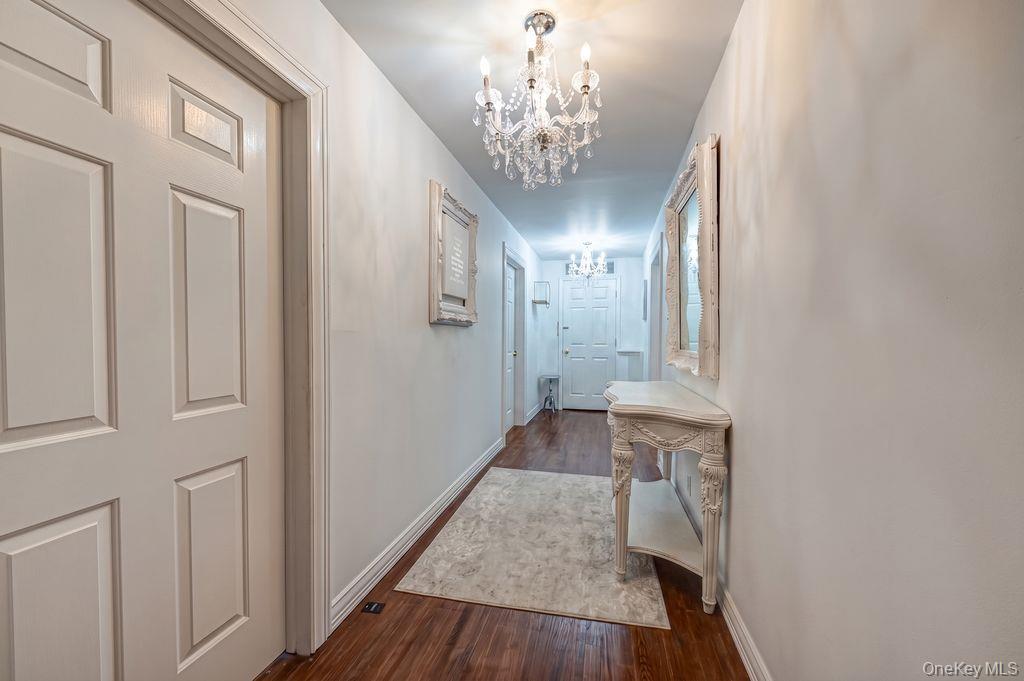 Single Family S Penataquit Avenue Suffolk County, NY 11706, MLS-1037620-31
