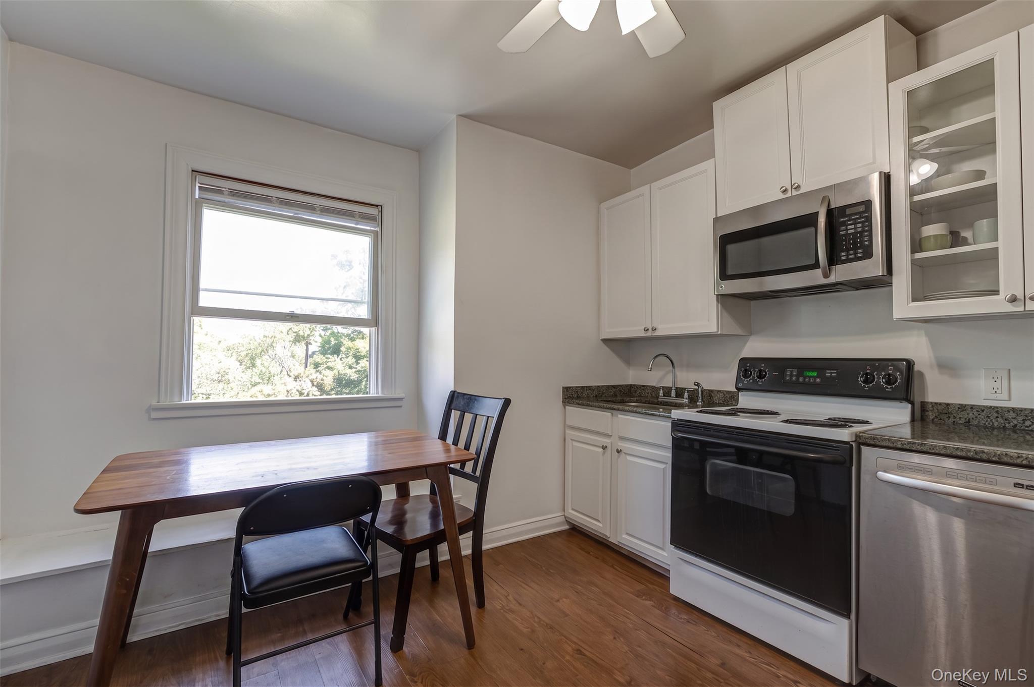 Single Family S Penataquit Avenue Suffolk County, NY 11706, MLS-1037620-38