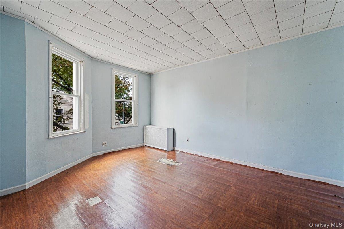 Single Family Nurge Avenue Queens, NY 11378, MLS-1037631-12