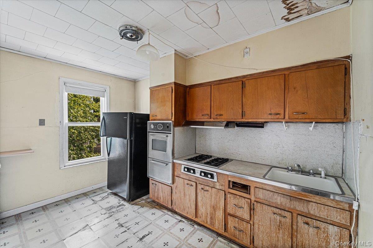 Single Family Nurge Avenue Queens, NY 11378, MLS-1037631-18