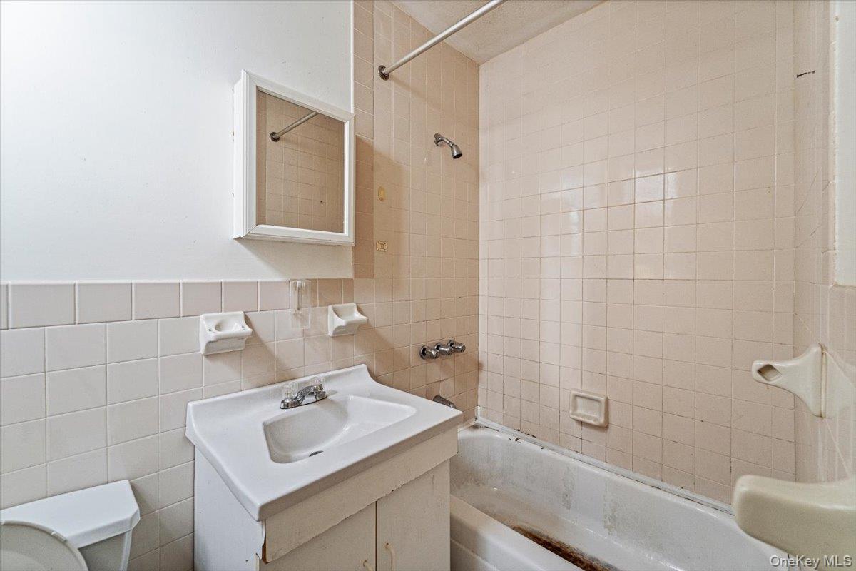 Single Family Nurge Avenue Queens, NY 11378, MLS-1037631-19