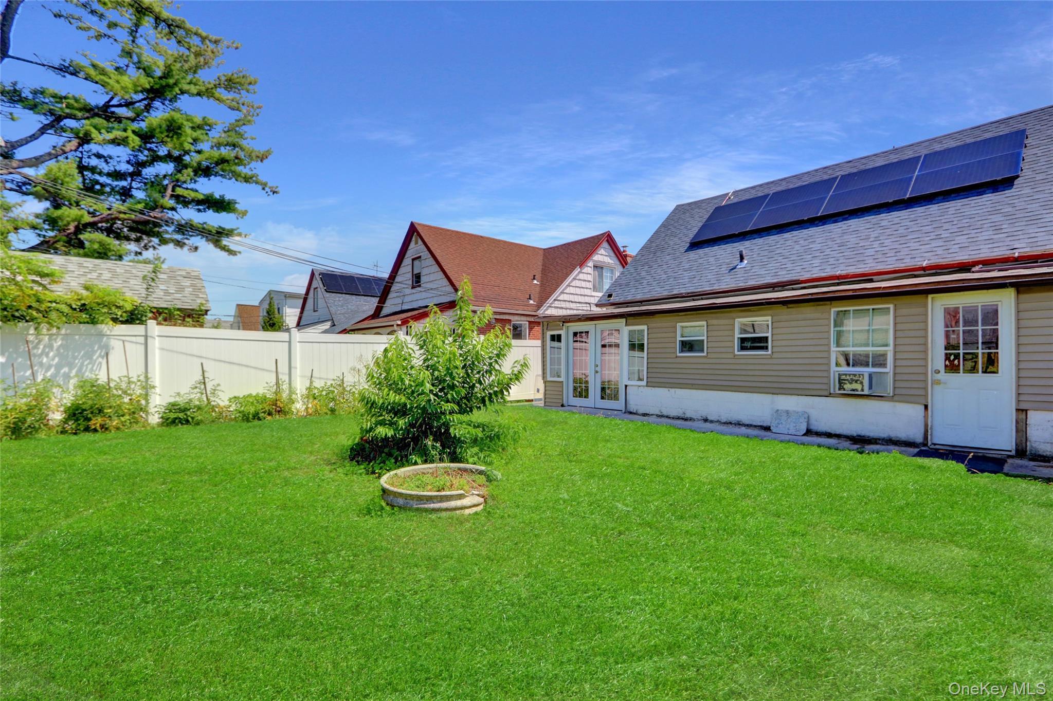Single Family 233rd Street  Queens, NY 11411, MLS-1037653-20