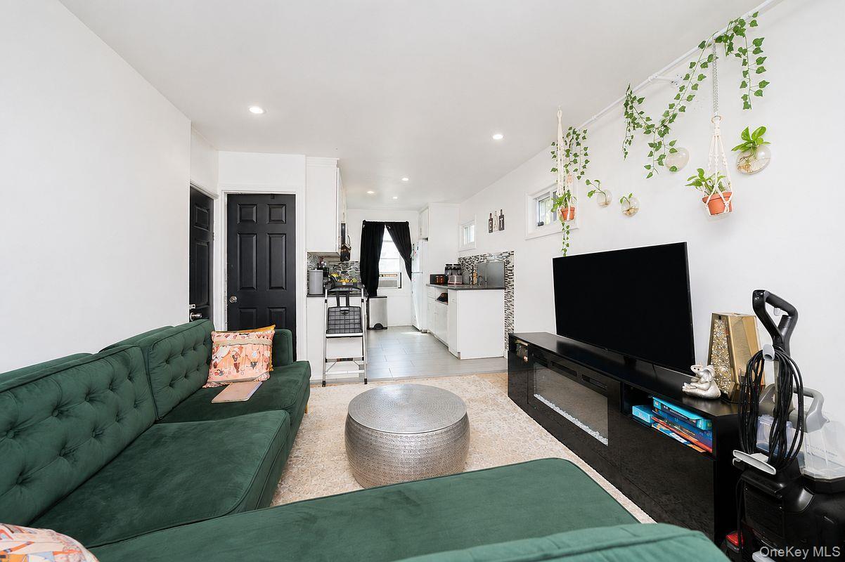 Single Family Linden Boulevard  Queens, NY 11434, MLS-1037682-6