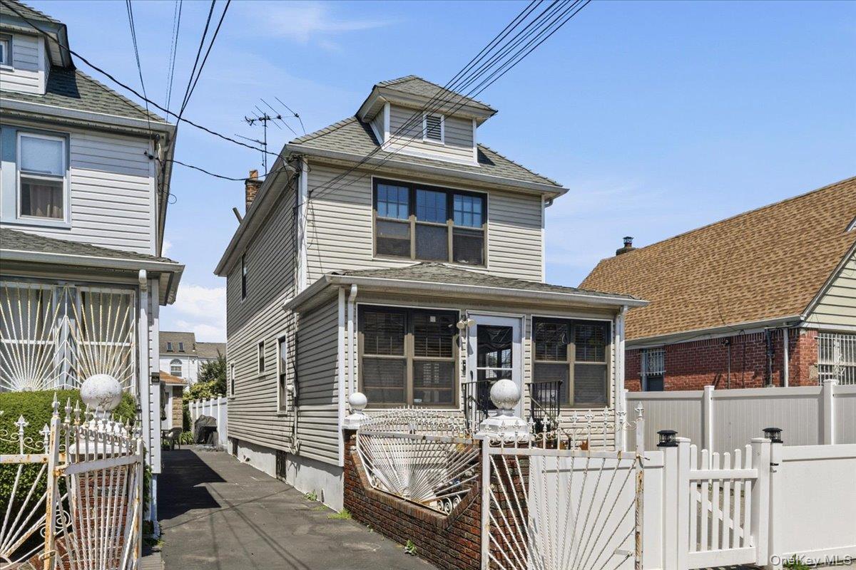 Single Family 104th Avenue Queens, NY 11429, MLS-1037684-2