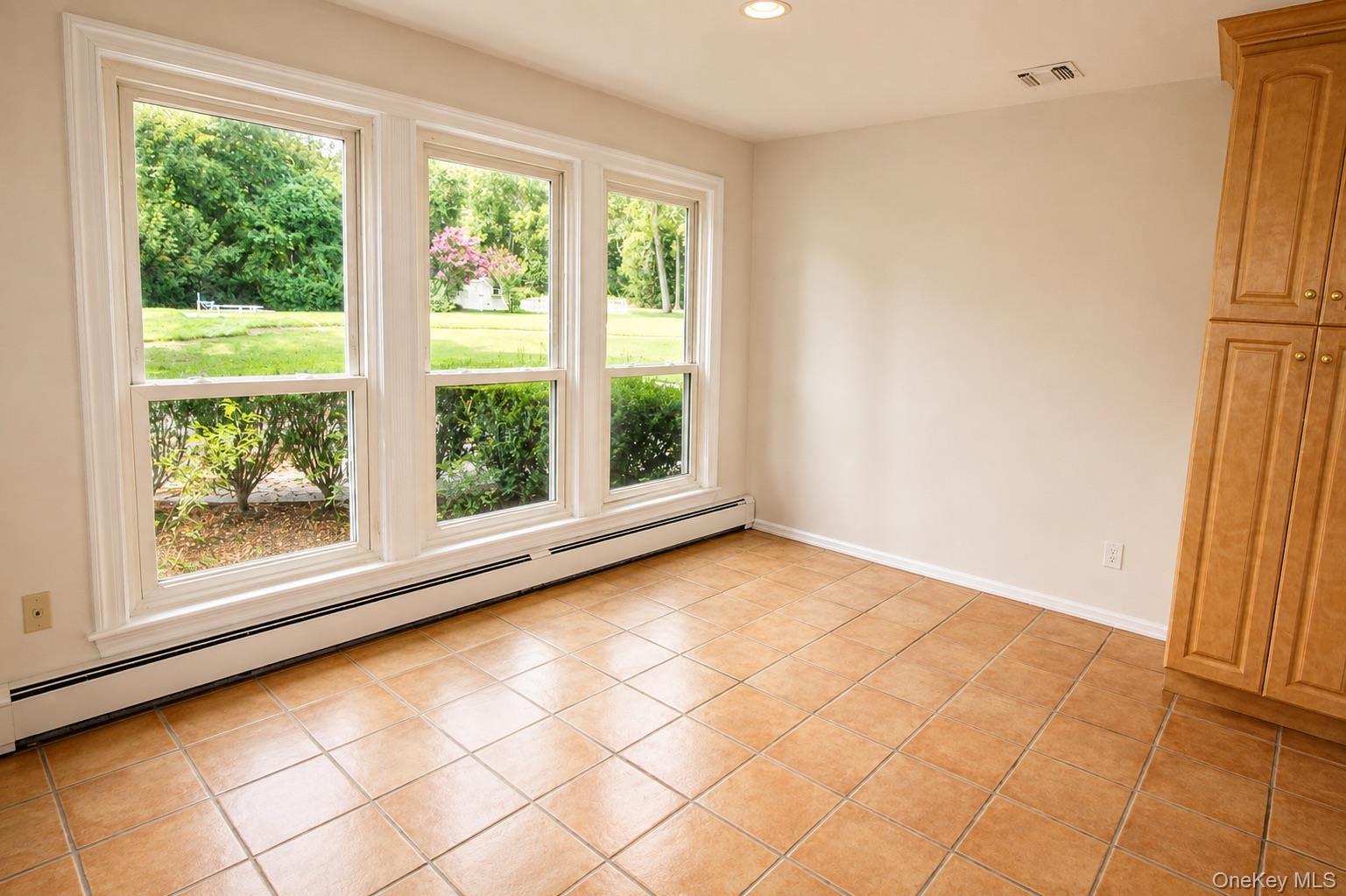 Single Family Lisa Court Nassau County, NY 11791, MLS-1037686-13