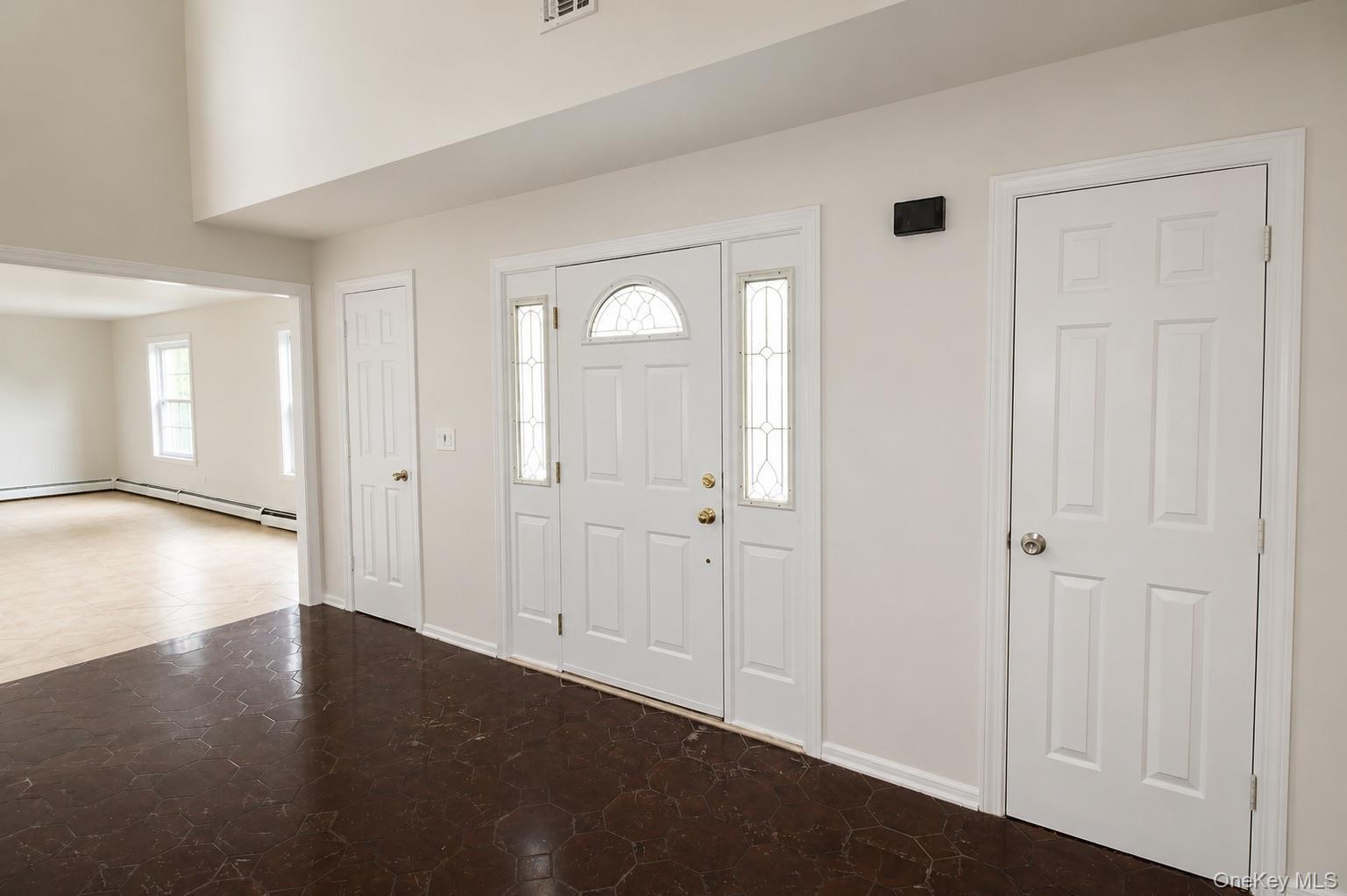 Single Family Lisa Court Nassau County, NY 11791, MLS-1037686-3