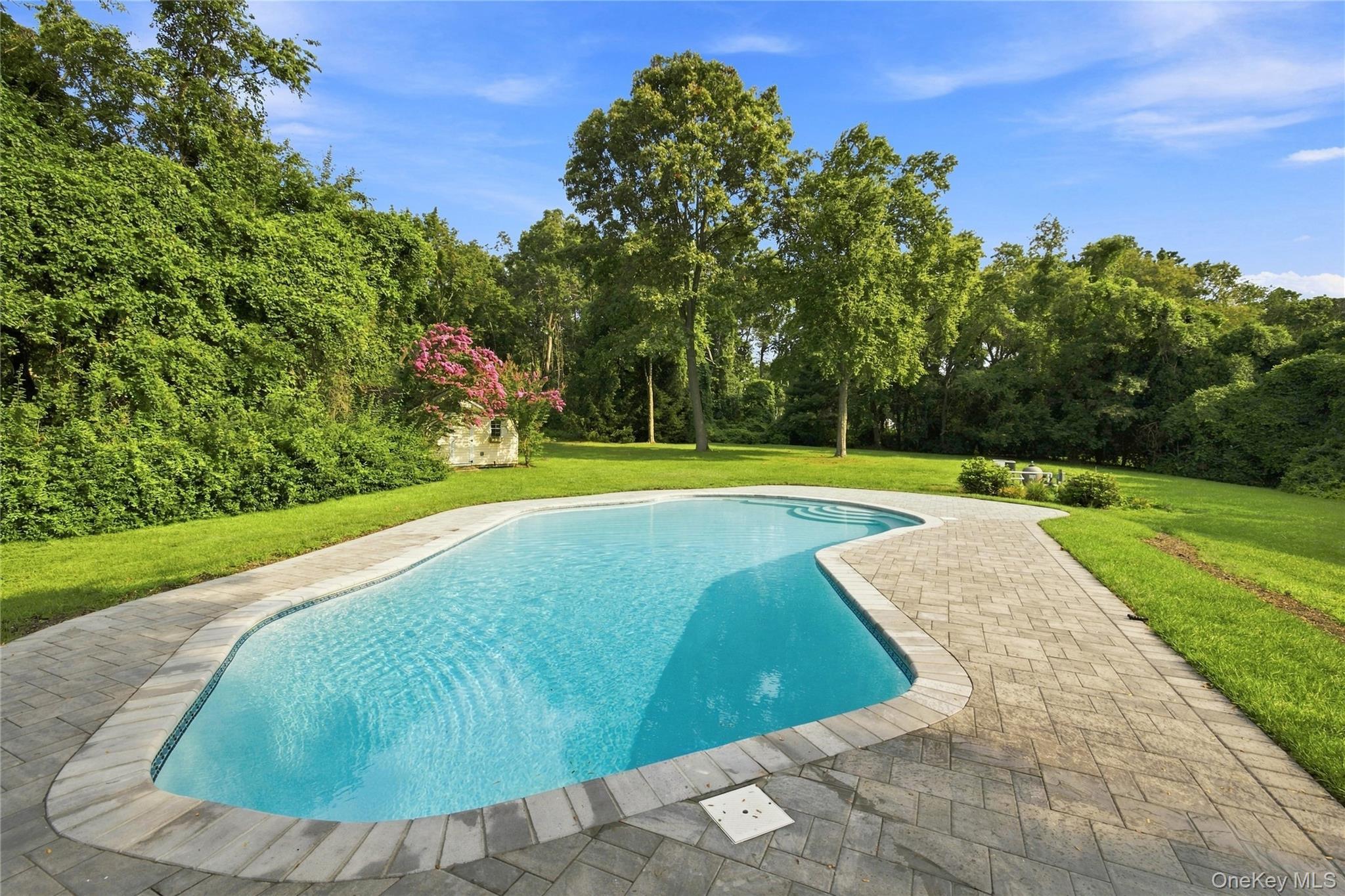 Single Family Lisa Court Nassau County, NY 11791, MLS-1037686-31