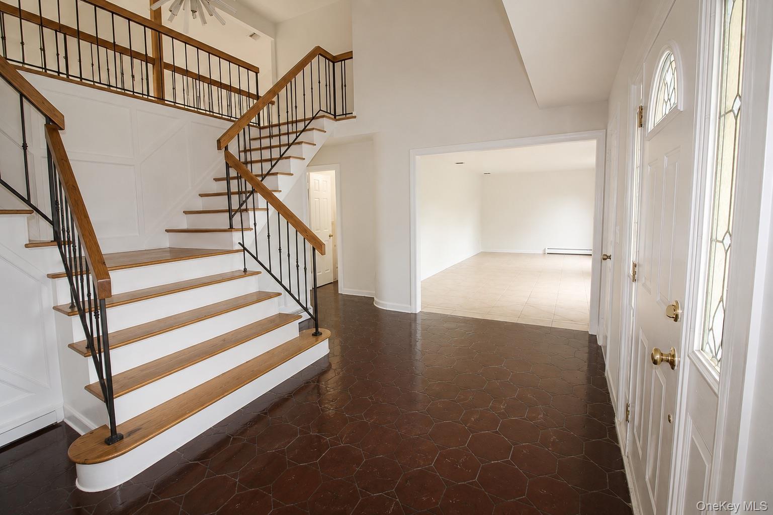 Single Family Lisa Court Nassau County, NY 11791, MLS-1037686-6