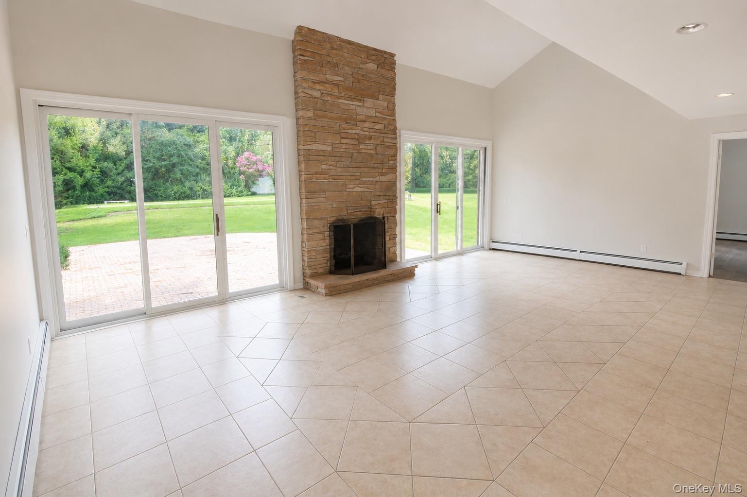 Single Family Lisa Court Nassau County, NY 11791, MLS-1037686-8