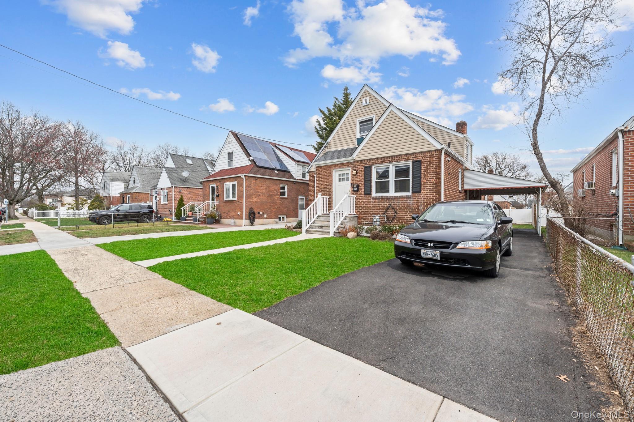 Single Family Dewitt Street  Nassau County, NY 11580, MLS-1037706-15