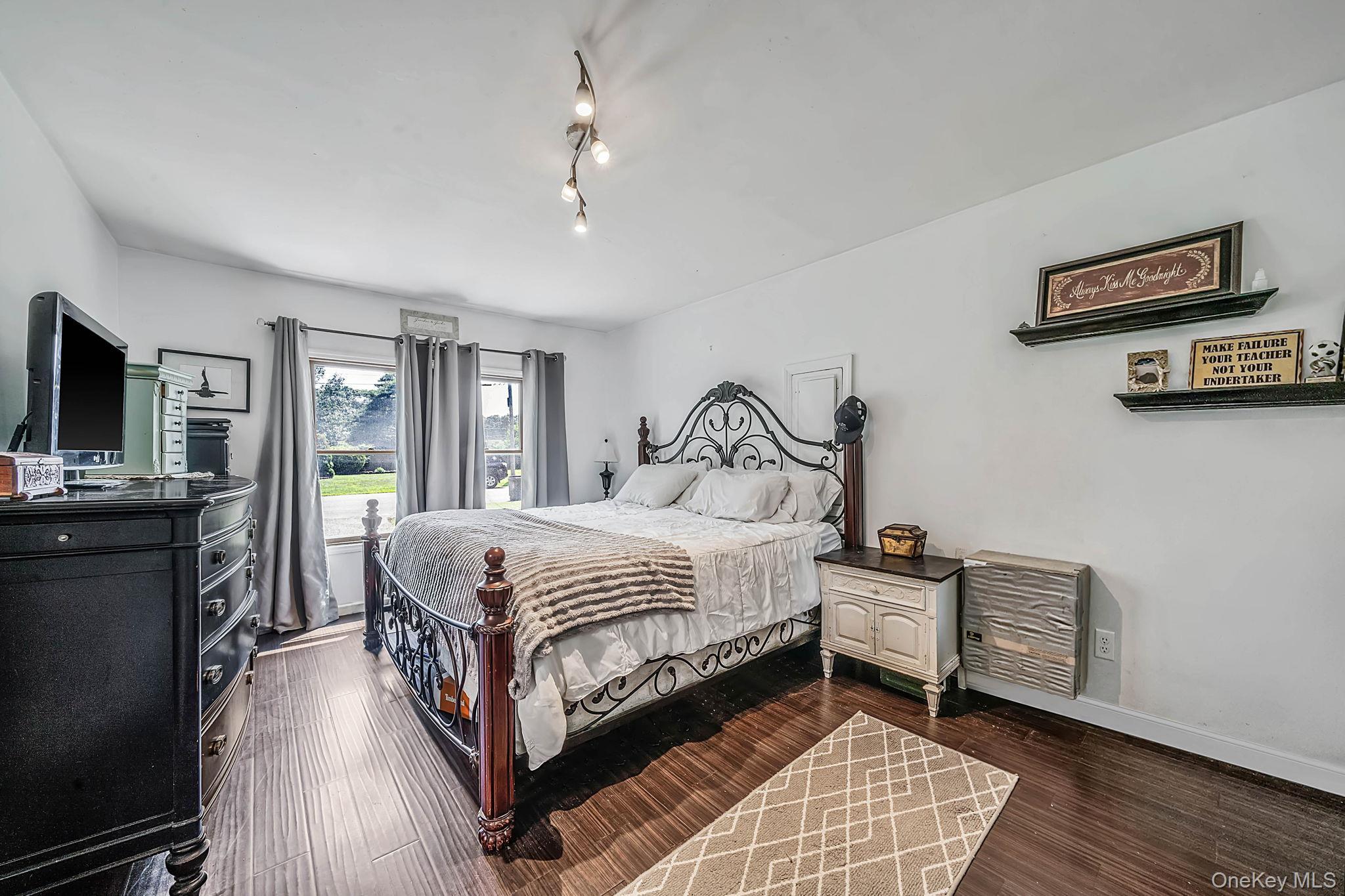 Single Family Main Avenue Suffolk County, NY 11950, MLS-1037709-10