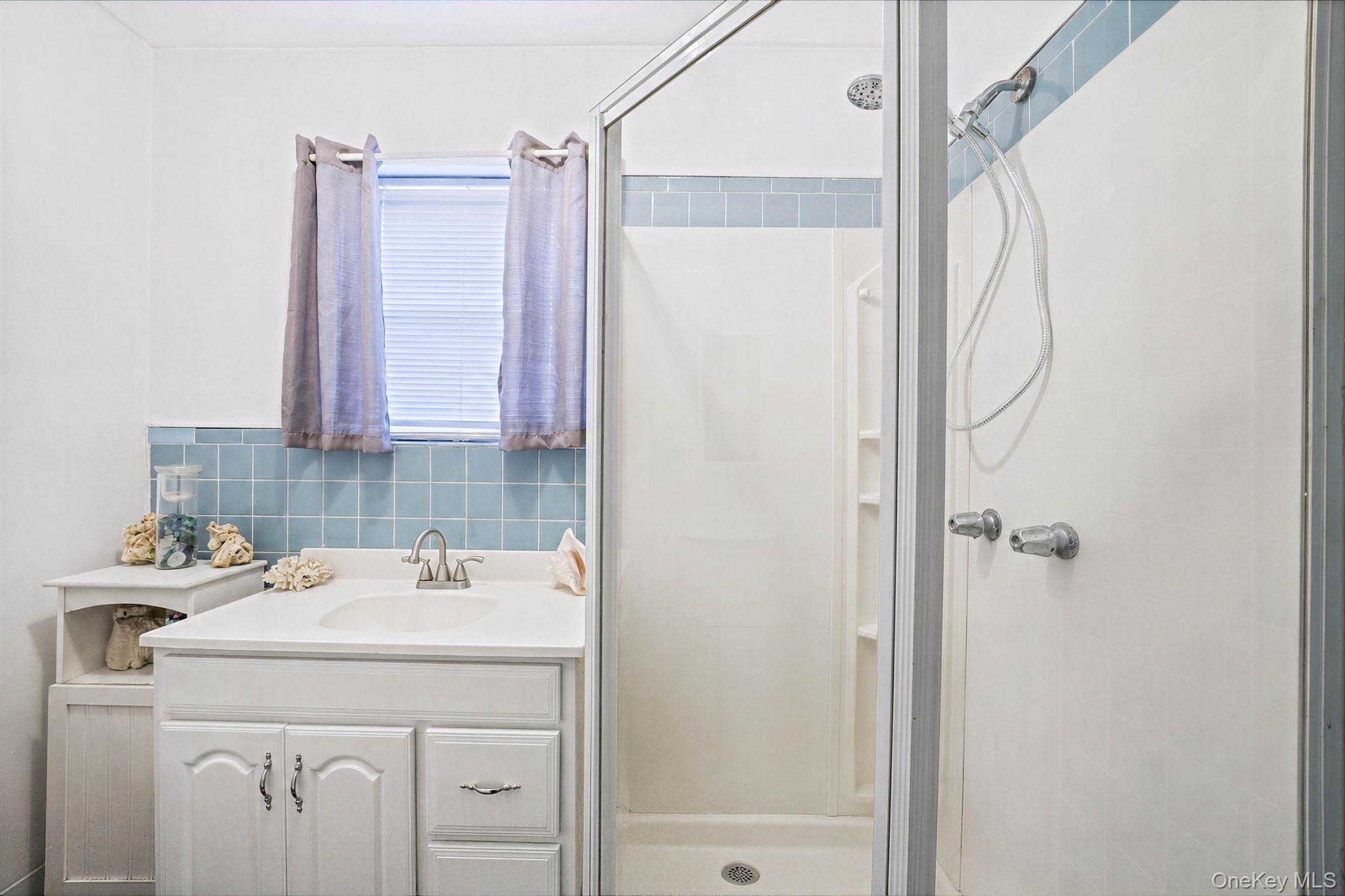 Single Family Main Avenue Suffolk County, NY 11950, MLS-1037709-11