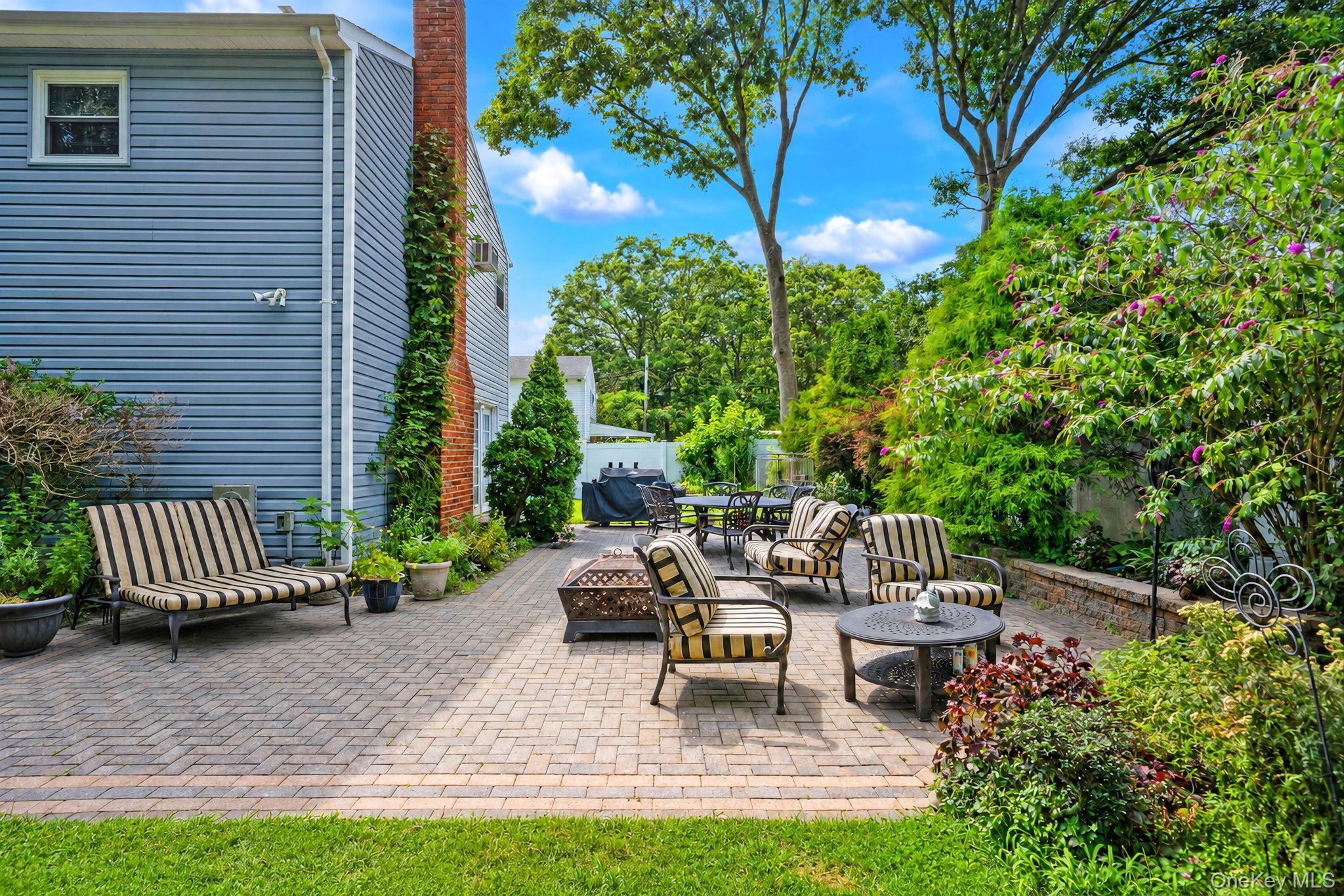 Single Family Main Avenue Suffolk County, NY 11950, MLS-1037709-24