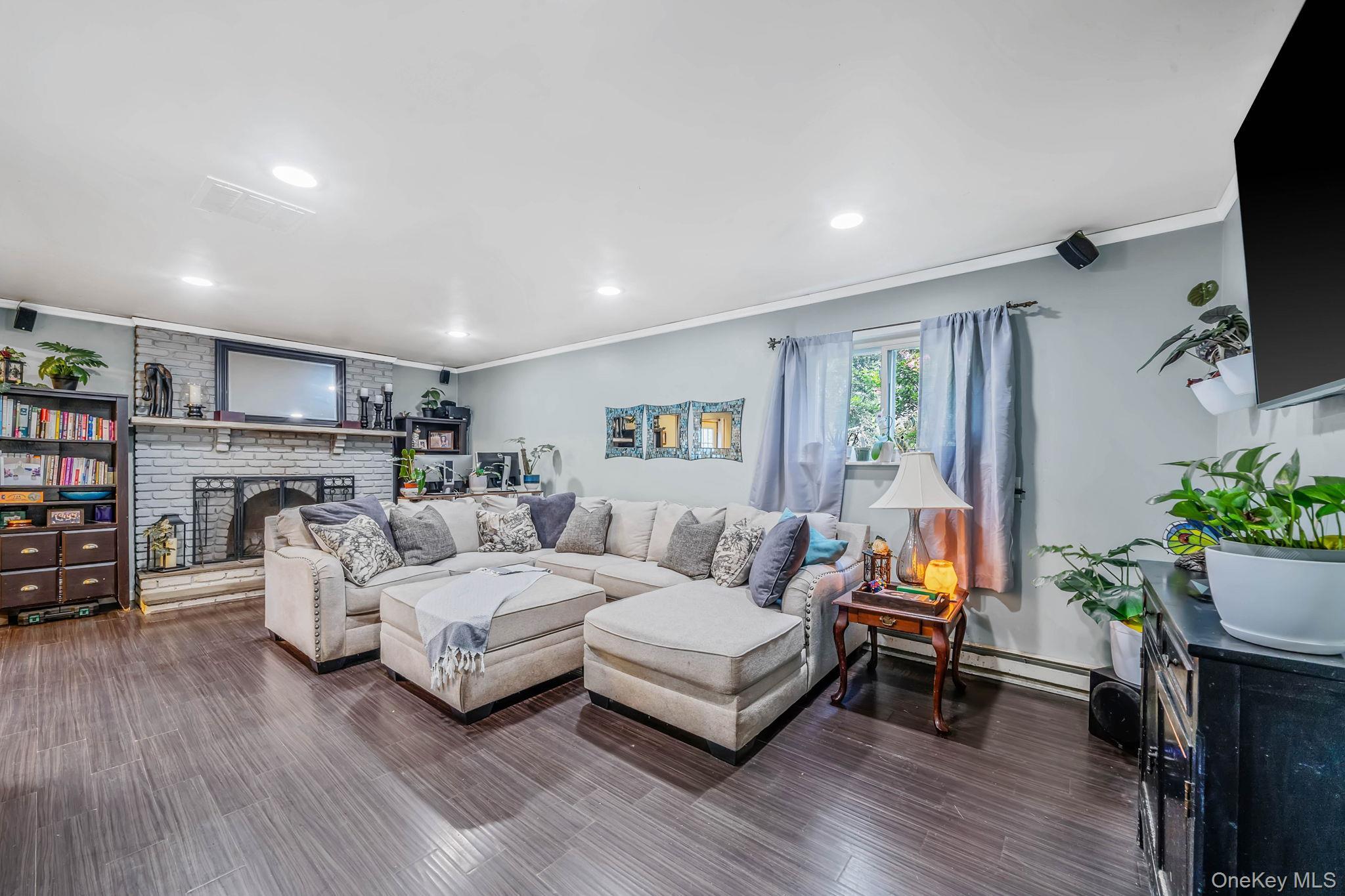 Single Family Main Avenue Suffolk County, NY 11950, MLS-1037709-5