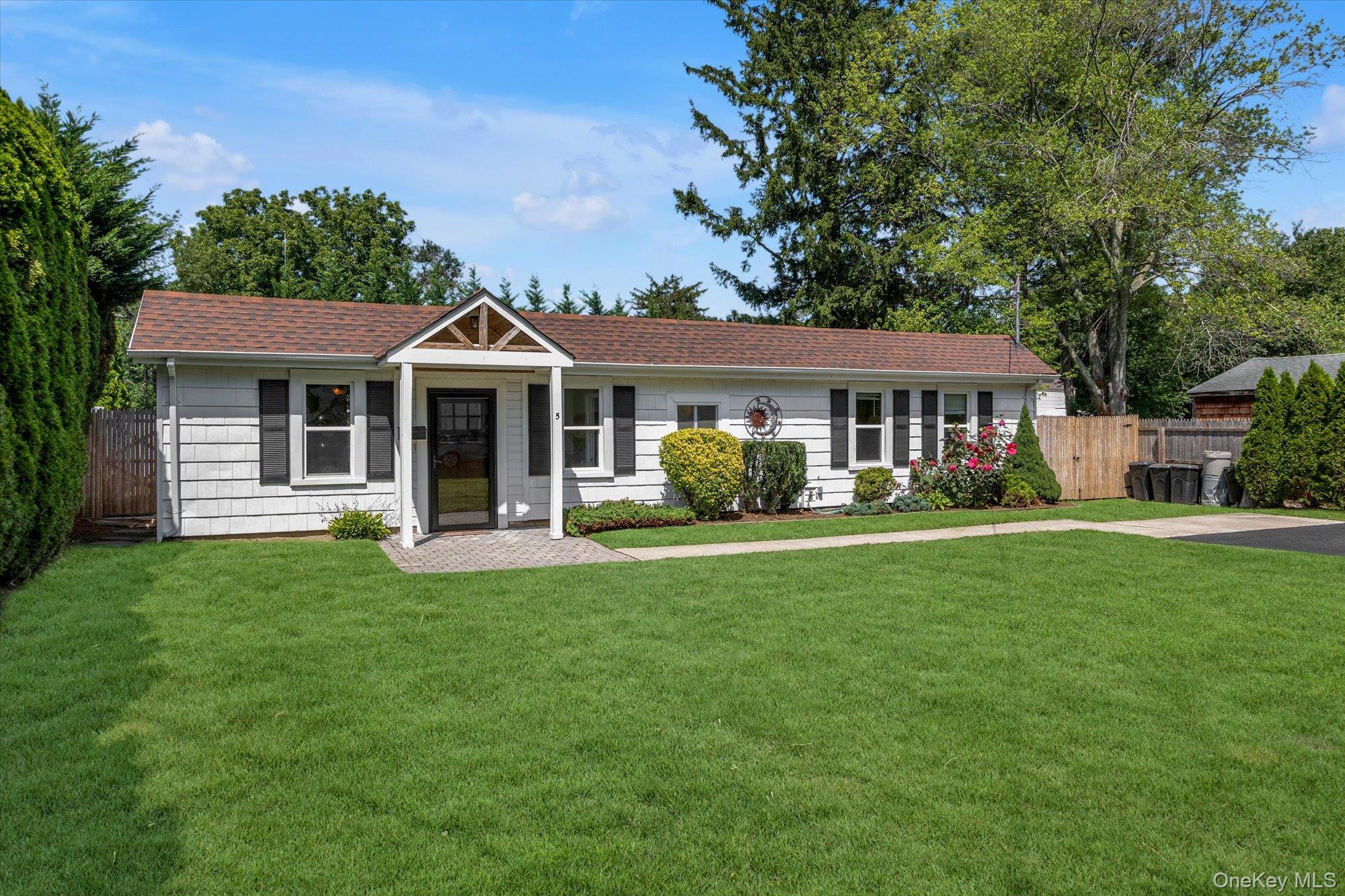 Single Family Eckert Street  Suffolk County, NY 11746, MLS-1037715-18