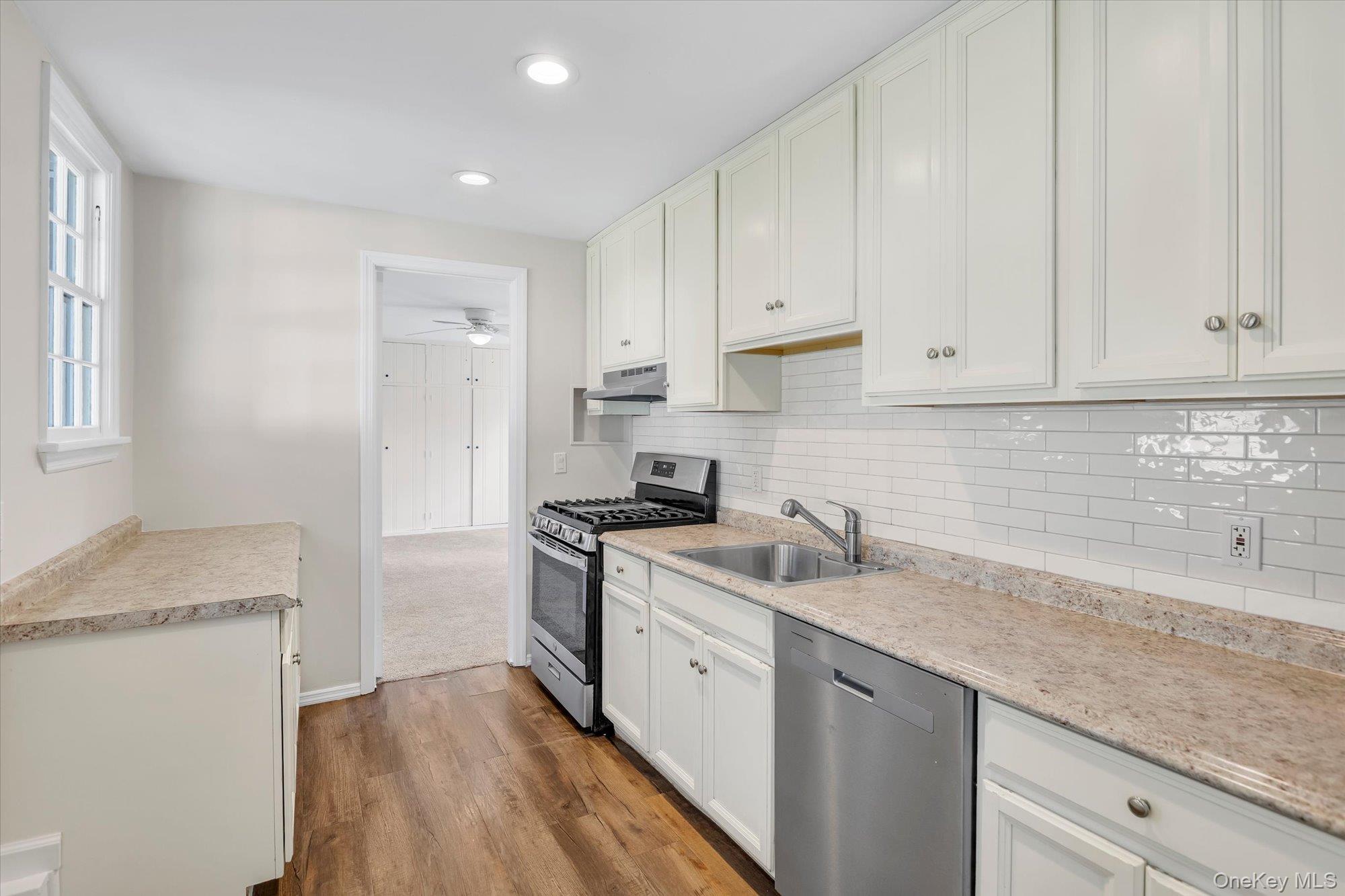 Single Family Eckert Street  Suffolk County, NY 11746, MLS-1037715-4