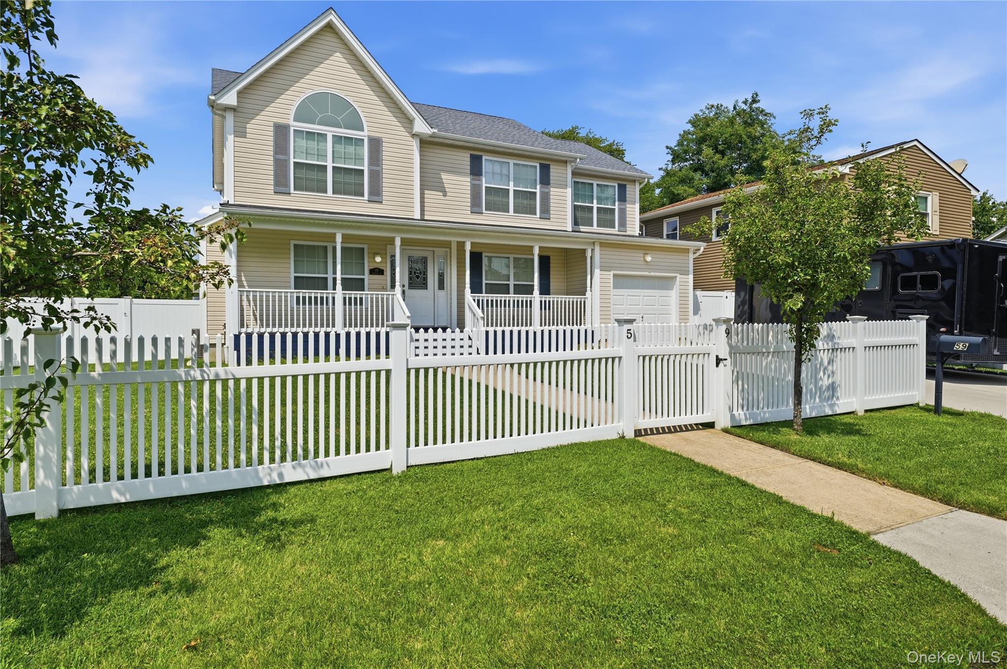 Single Family Southard Avenue  Suffolk County, NY 11704, MLS-1037727-31