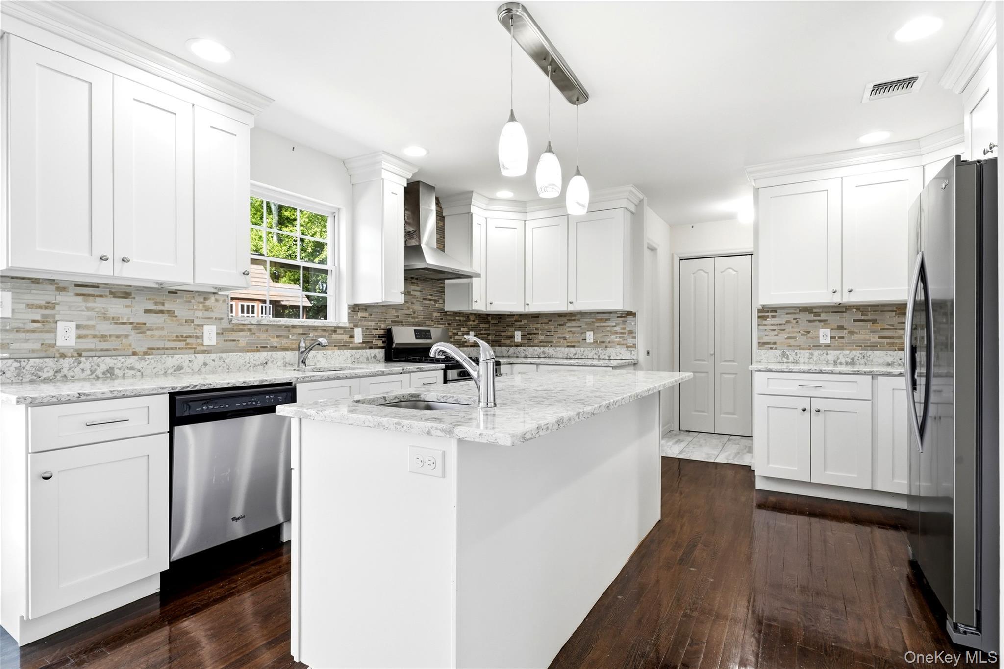 Single Family Southard Avenue  Suffolk County, NY 11704, MLS-1037727-6