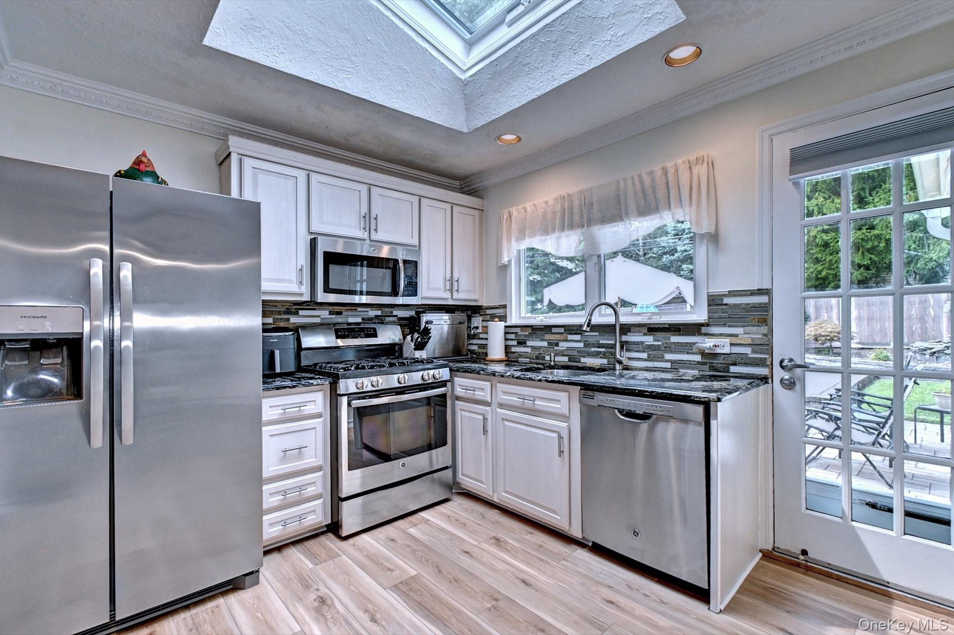 Single Family Shenandoah Boulevard N  Suffolk County, NY 11767, MLS-1037737-12