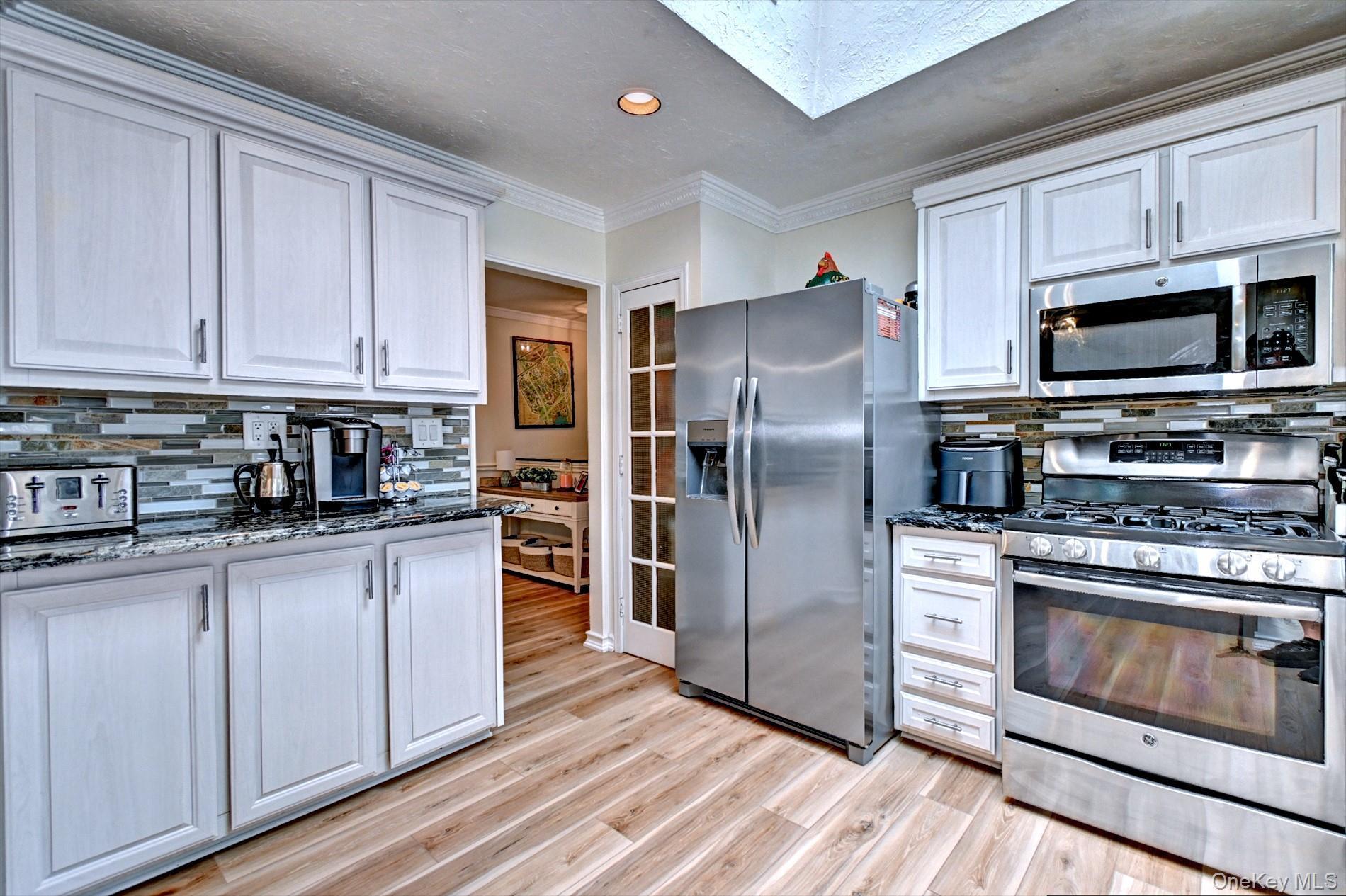 Single Family Shenandoah Boulevard N  Suffolk County, NY 11767, MLS-1037737-13