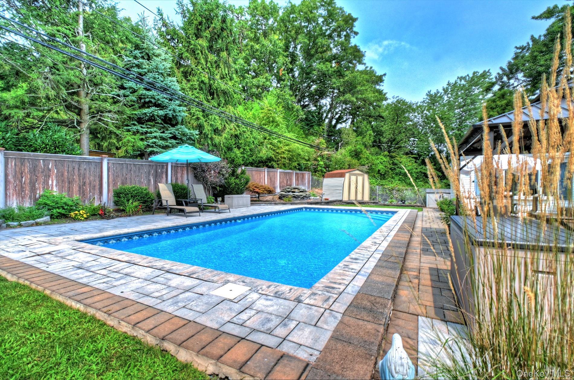Single Family Shenandoah Boulevard N  Suffolk County, NY 11767, MLS-1037737-28
