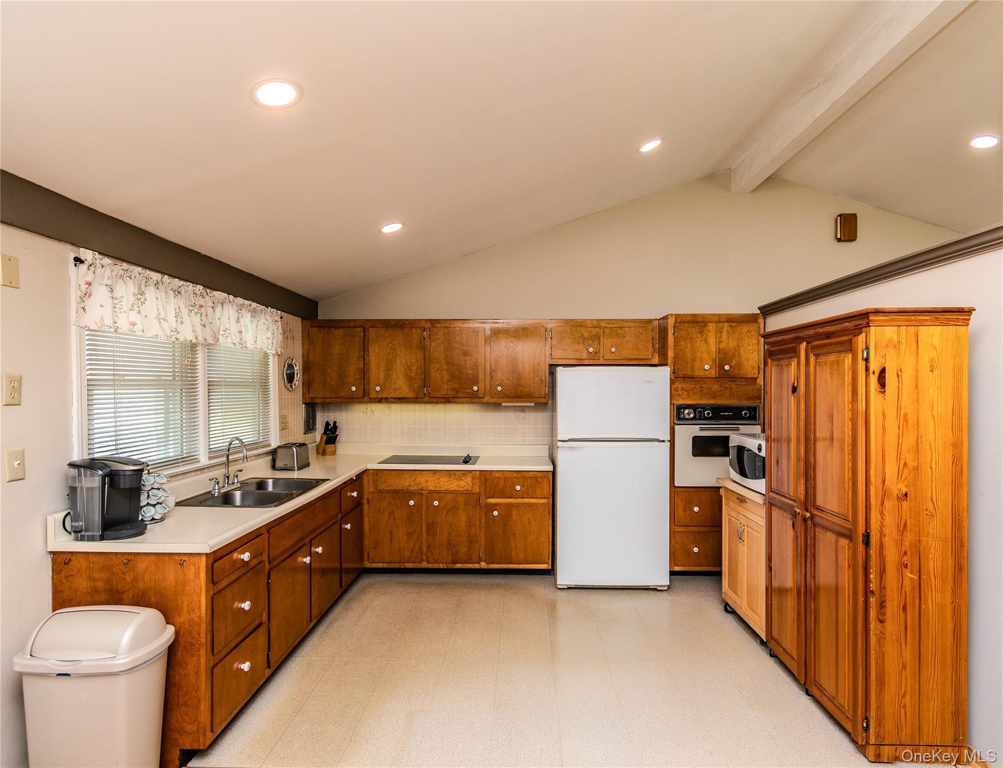 Single Family Parkcrest Drive  Ulster County, NY 12472, MLS-1037740-13