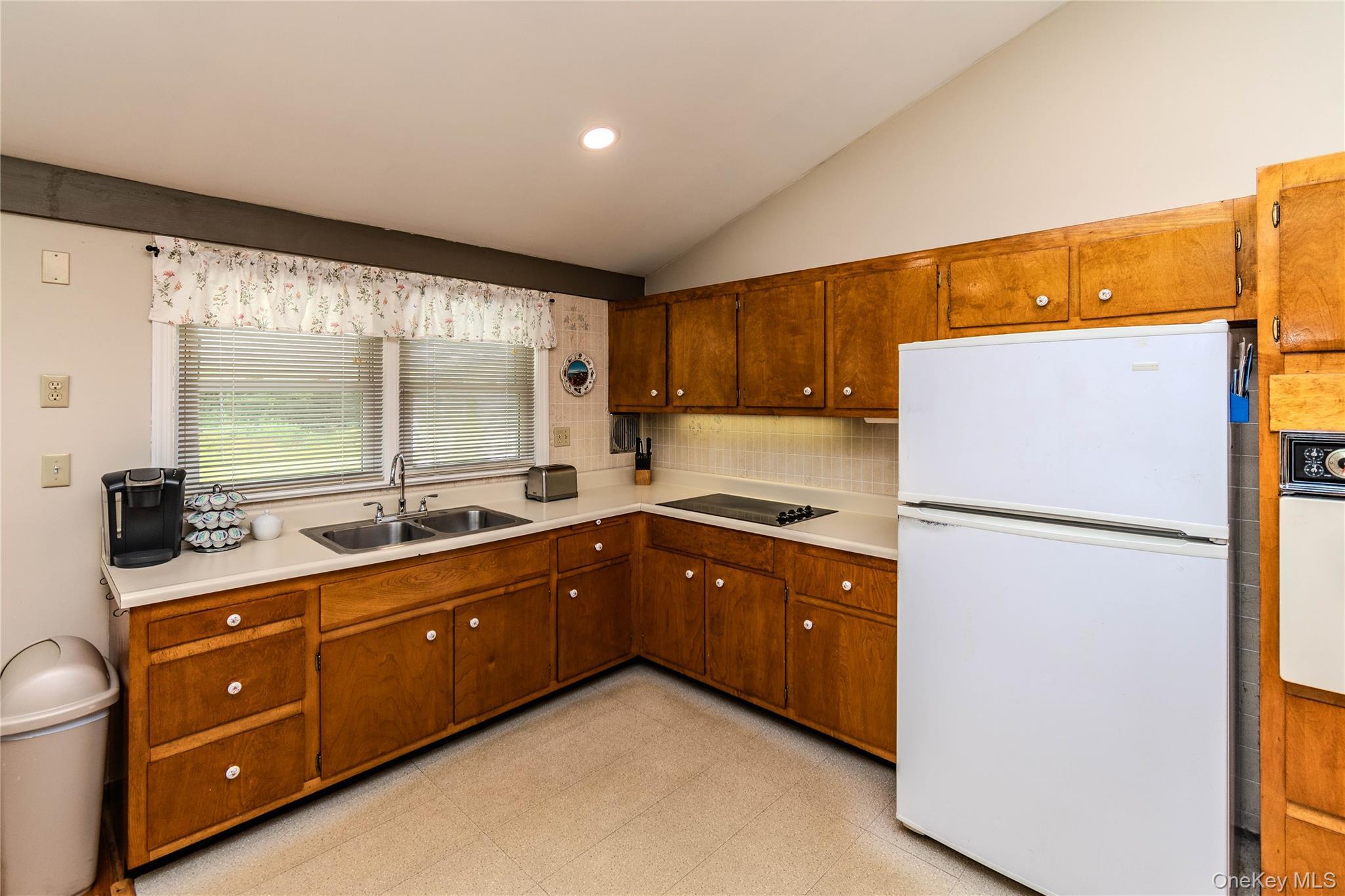 Single Family Parkcrest Drive  Ulster County, NY 12472, MLS-1037740-14