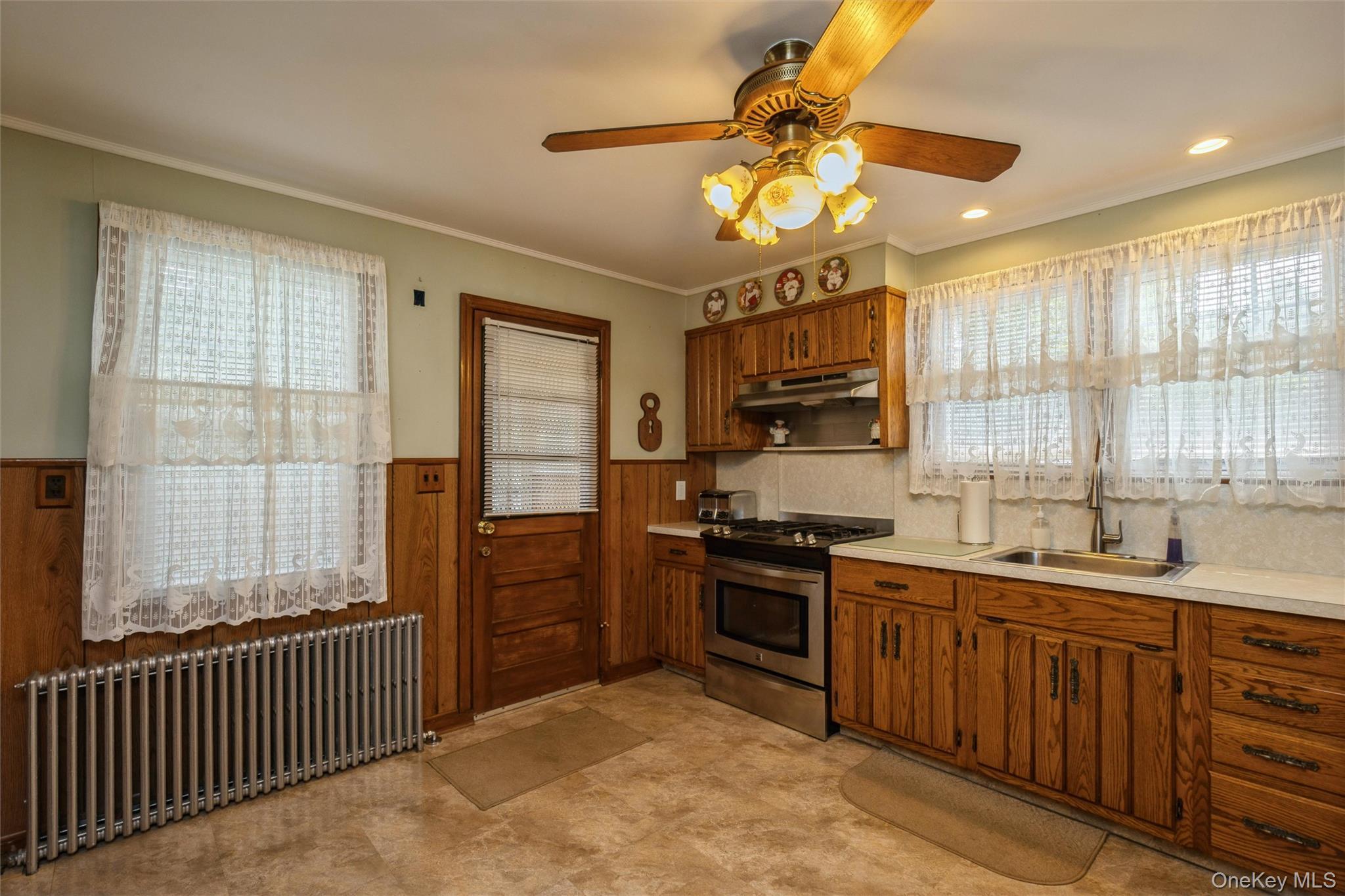 Single Family Litchfield Avenue  Suffolk County, NY 11702, MLS-1037760-10