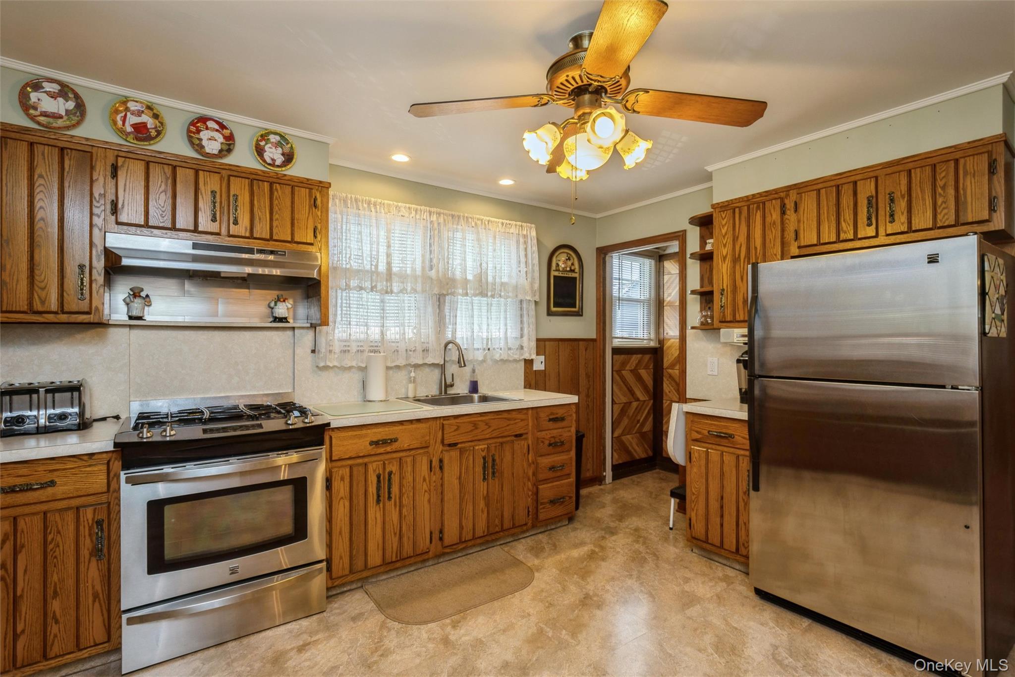 Single Family Litchfield Avenue  Suffolk County, NY 11702, MLS-1037760-11