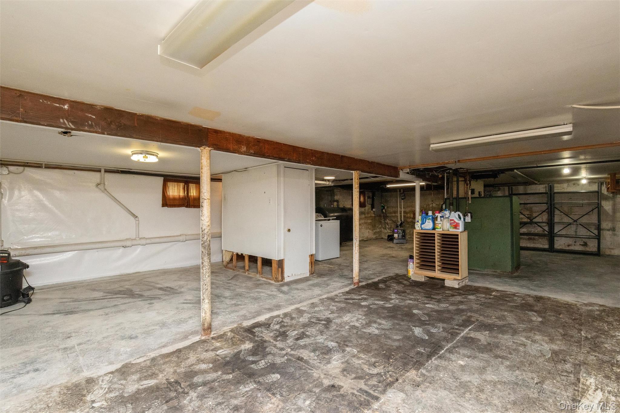Single Family Litchfield Avenue  Suffolk County, NY 11702, MLS-1037760-18