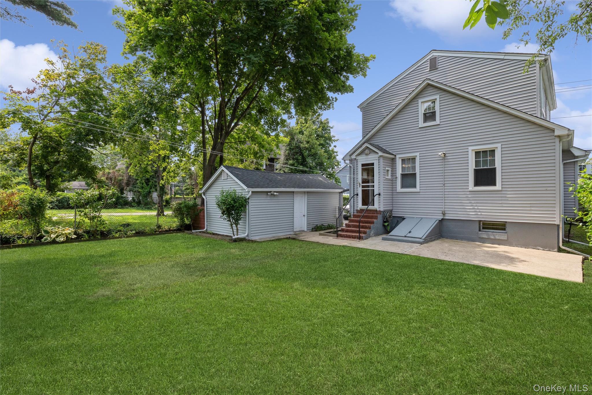 Single Family Litchfield Avenue  Suffolk County, NY 11702, MLS-1037760-3