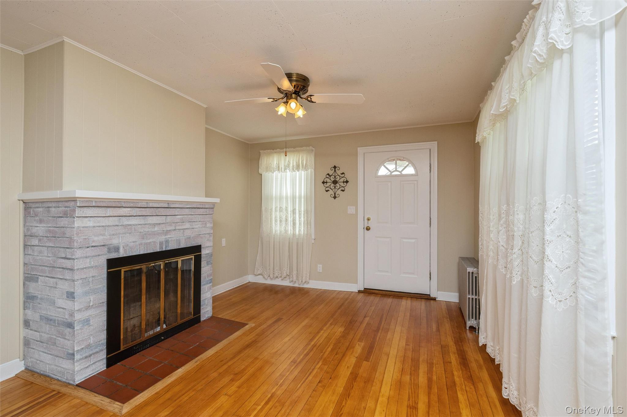 Single Family Litchfield Avenue  Suffolk County, NY 11702, MLS-1037760-4