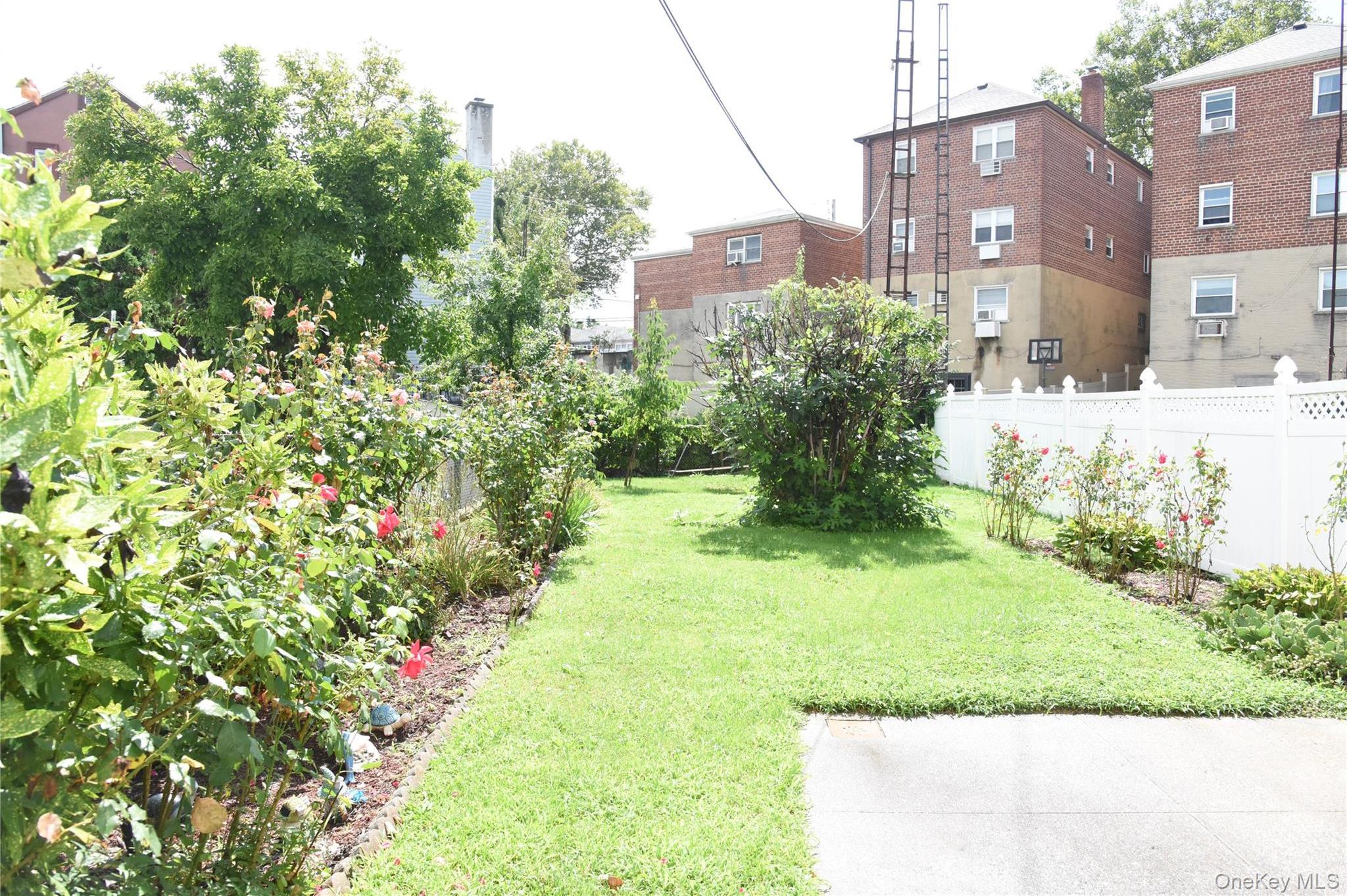 Single Family Radio Drive  Bronx, NY 10465, MLS-1037782-14