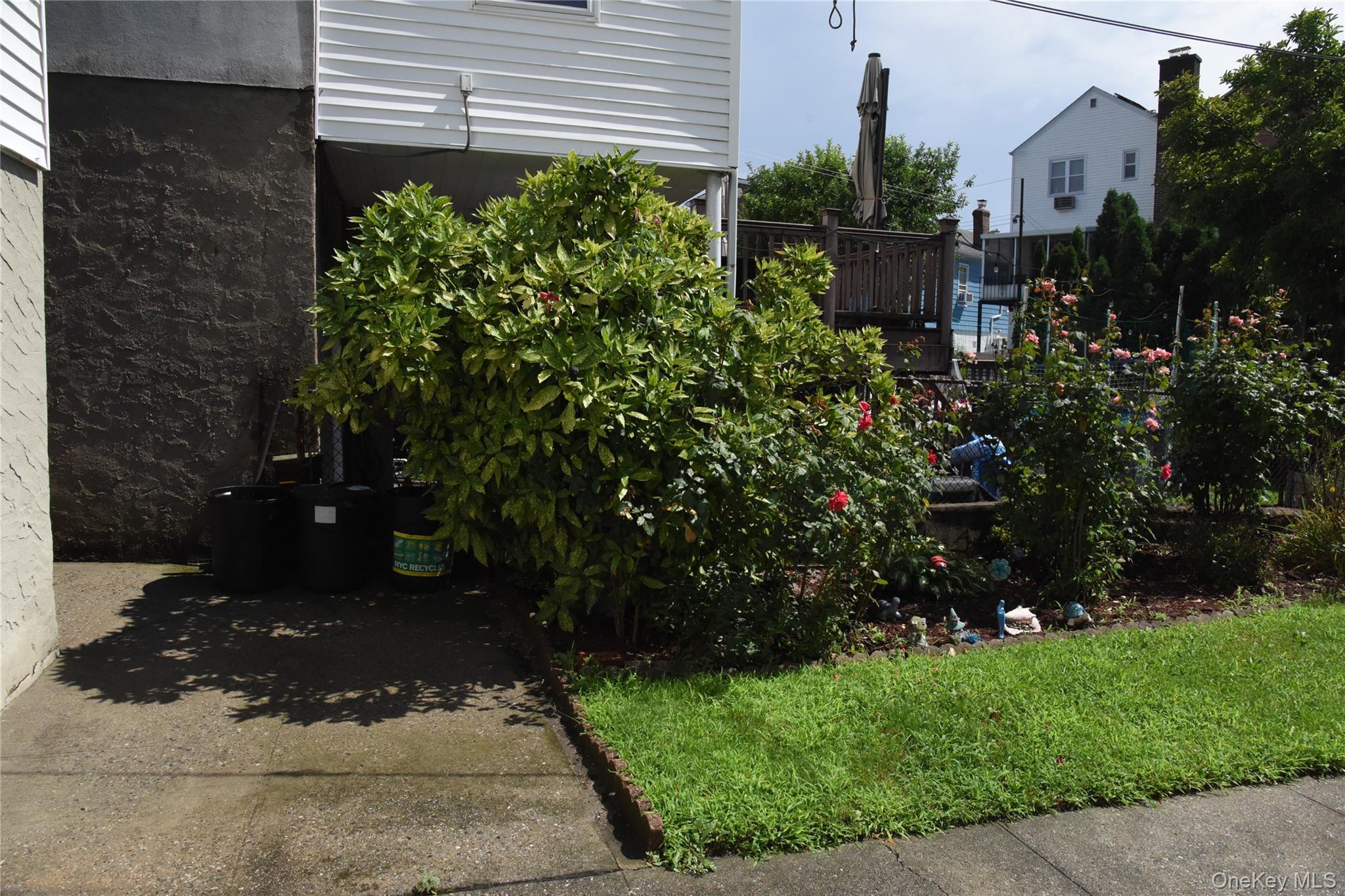 Single Family Radio Drive  Bronx, NY 10465, MLS-1037782-15