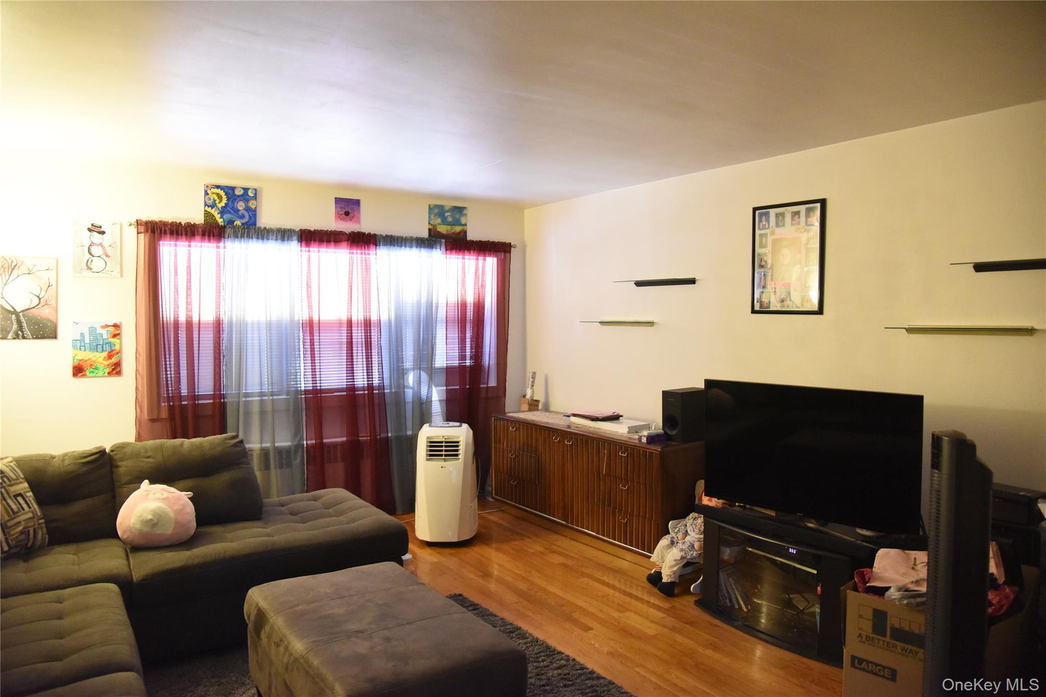 Single Family Radio Drive  Bronx, NY 10465, MLS-1037782-23