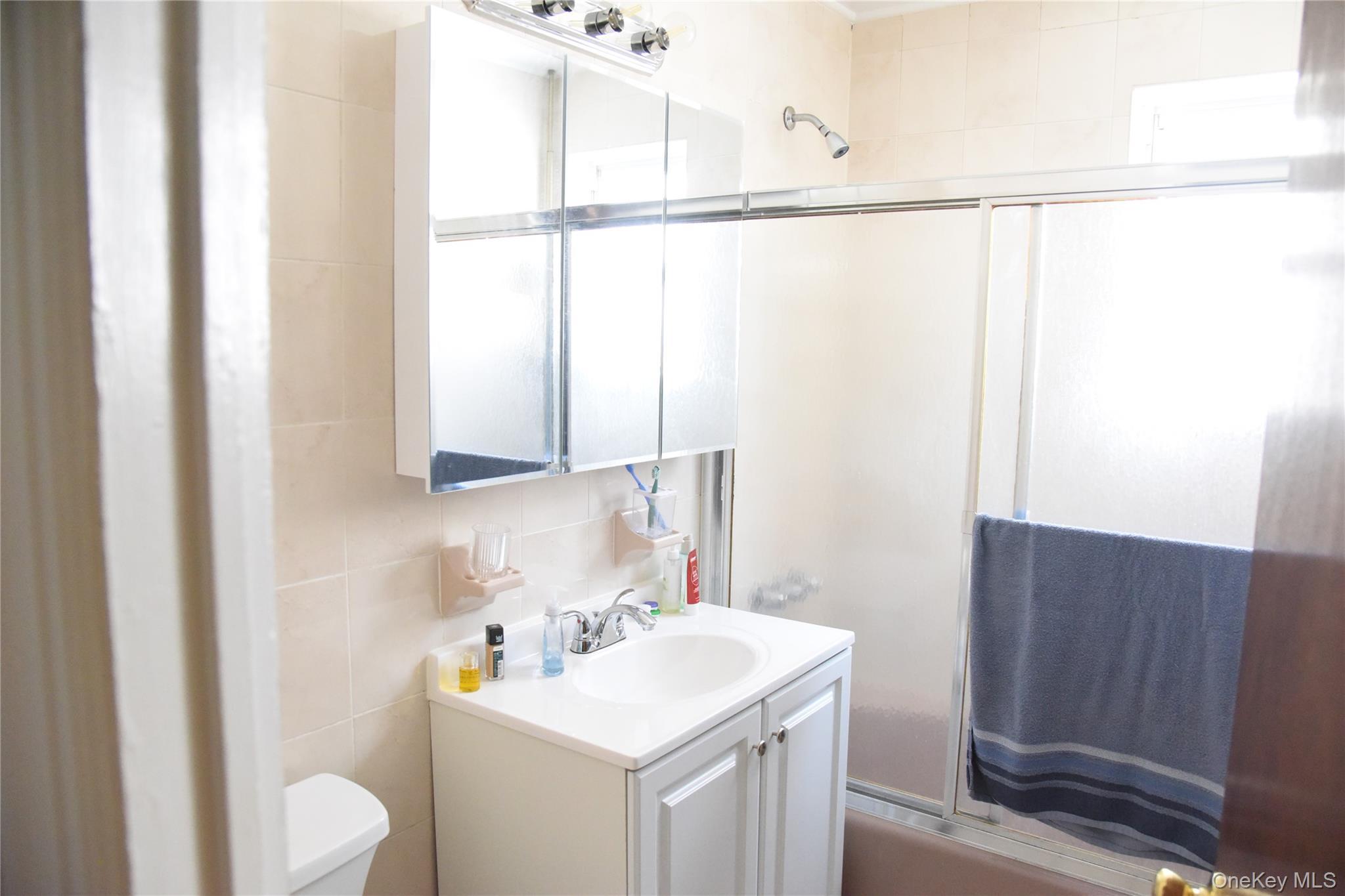 Single Family Radio Drive  Bronx, NY 10465, MLS-1037782-31
