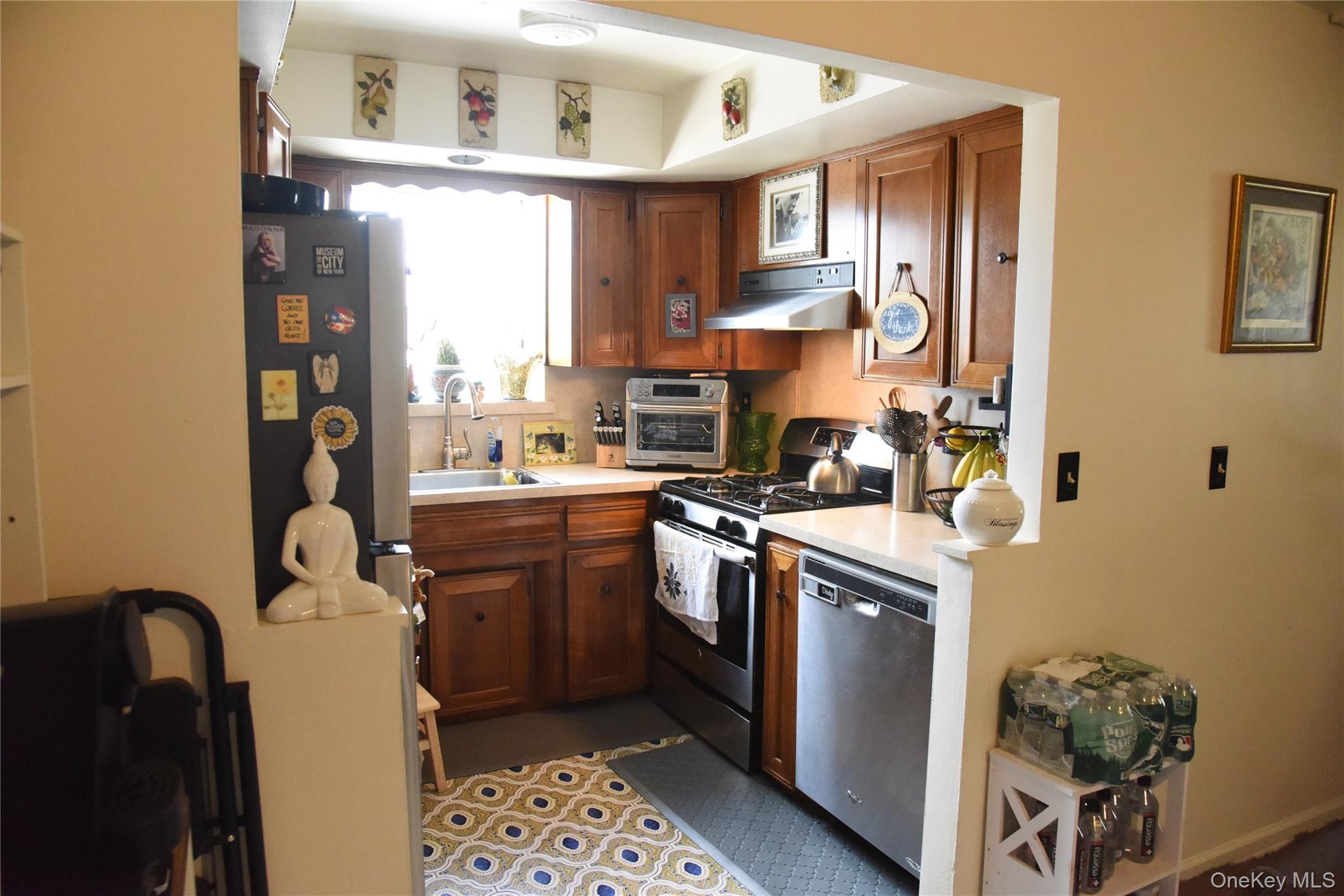 Single Family Radio Drive  Bronx, NY 10465, MLS-1037782-38