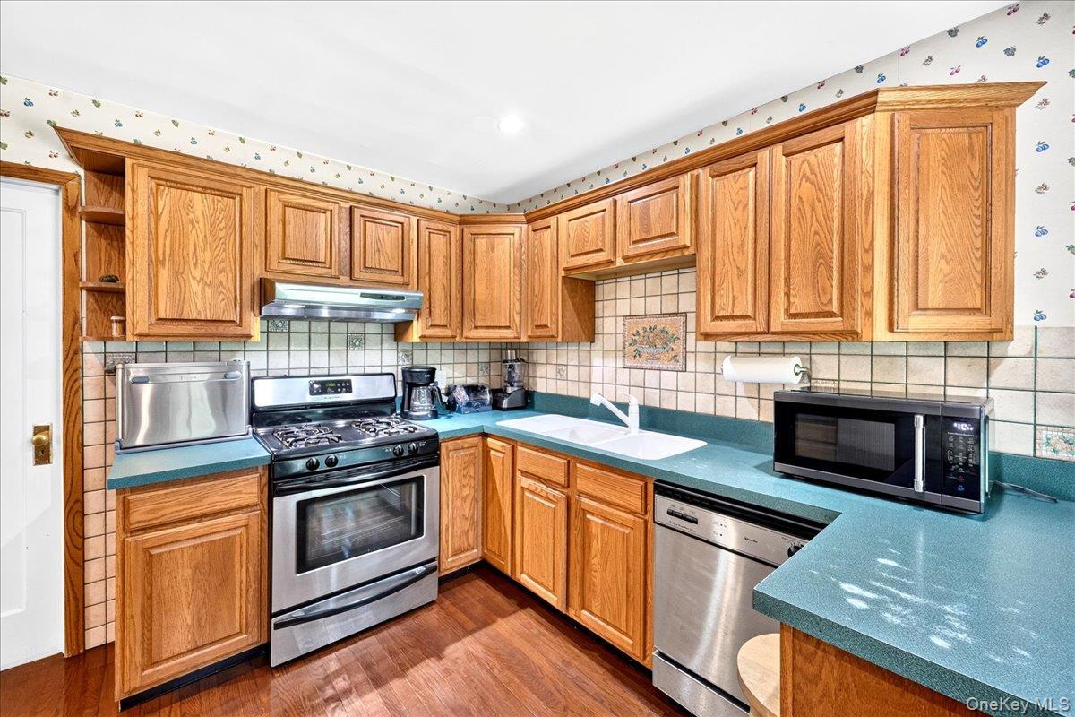 Single Family Biltmore Drive Suffolk County, NY 11951, MLS-1037810-13