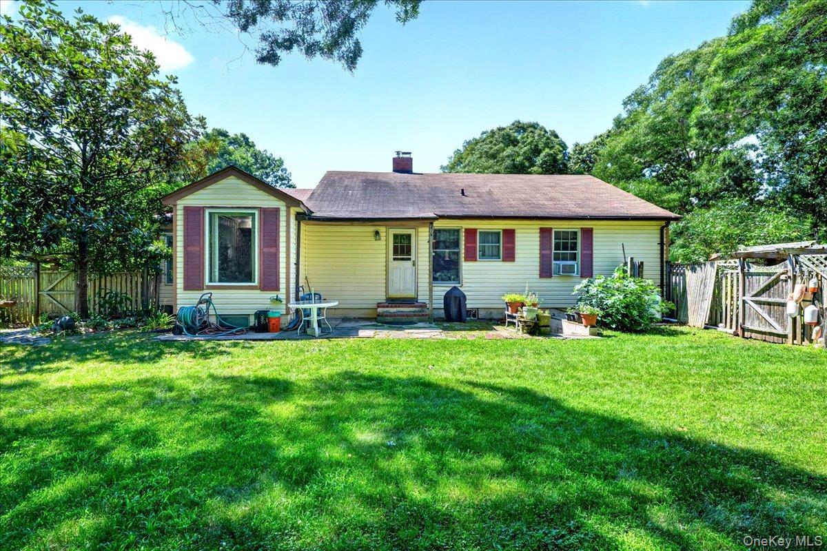 Single Family Biltmore Drive Suffolk County, NY 11951, MLS-1037810-23