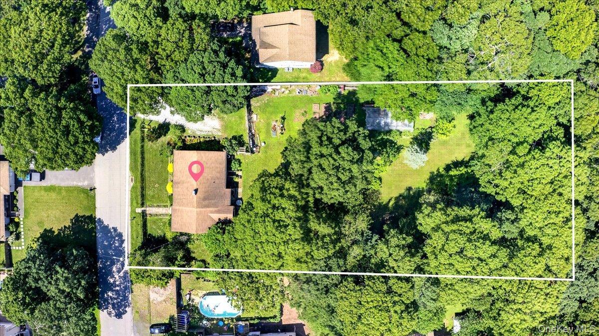 Single Family Biltmore Drive  Suffolk County, NY 11951, MLS-1037810-25