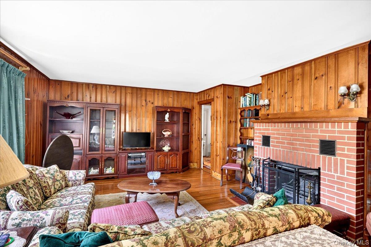 Single Family Biltmore Drive Suffolk County, NY 11951, MLS-1037810-4