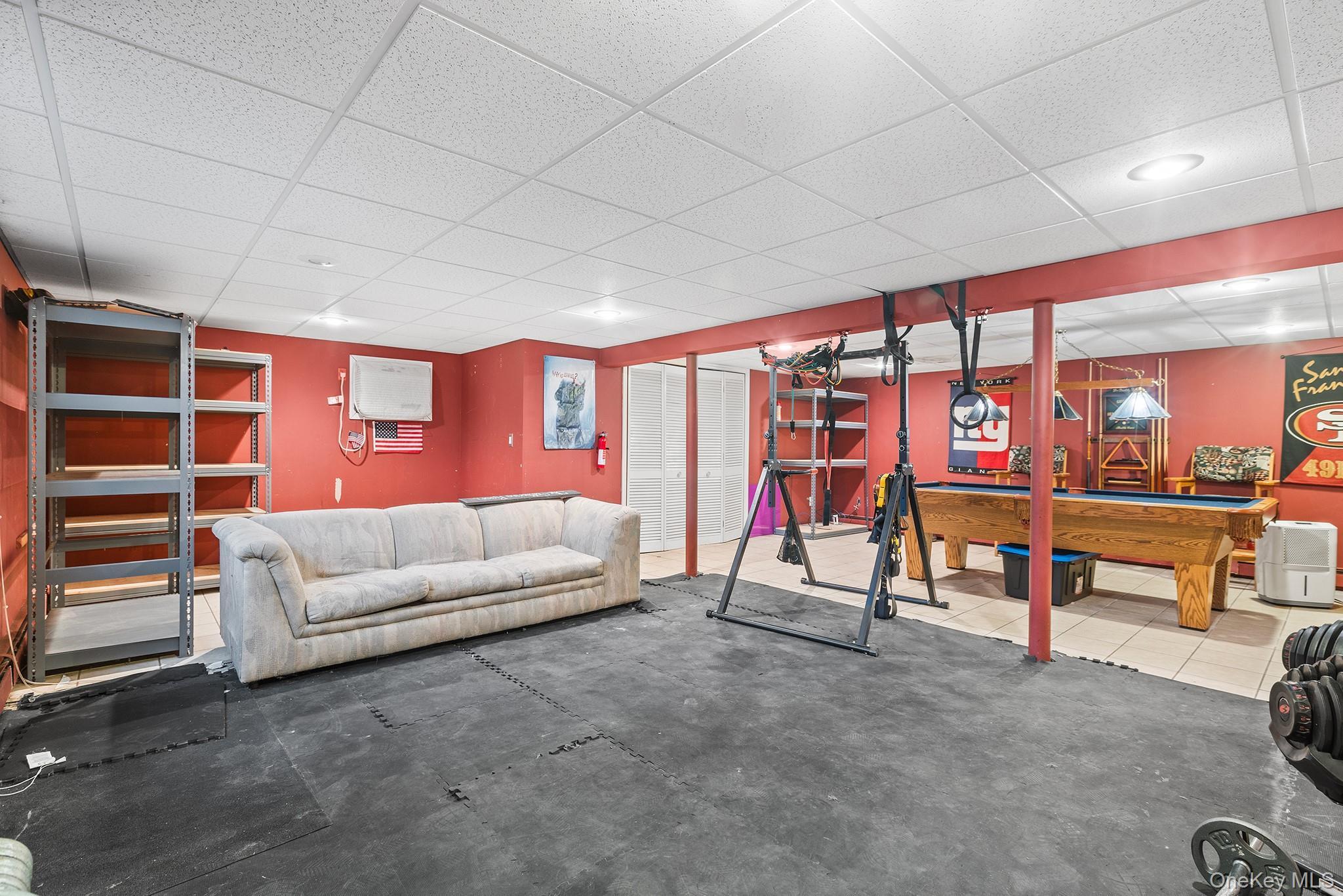Single Family Hillview Circle Dutchess County, NY 12603, MLS-1037847-20